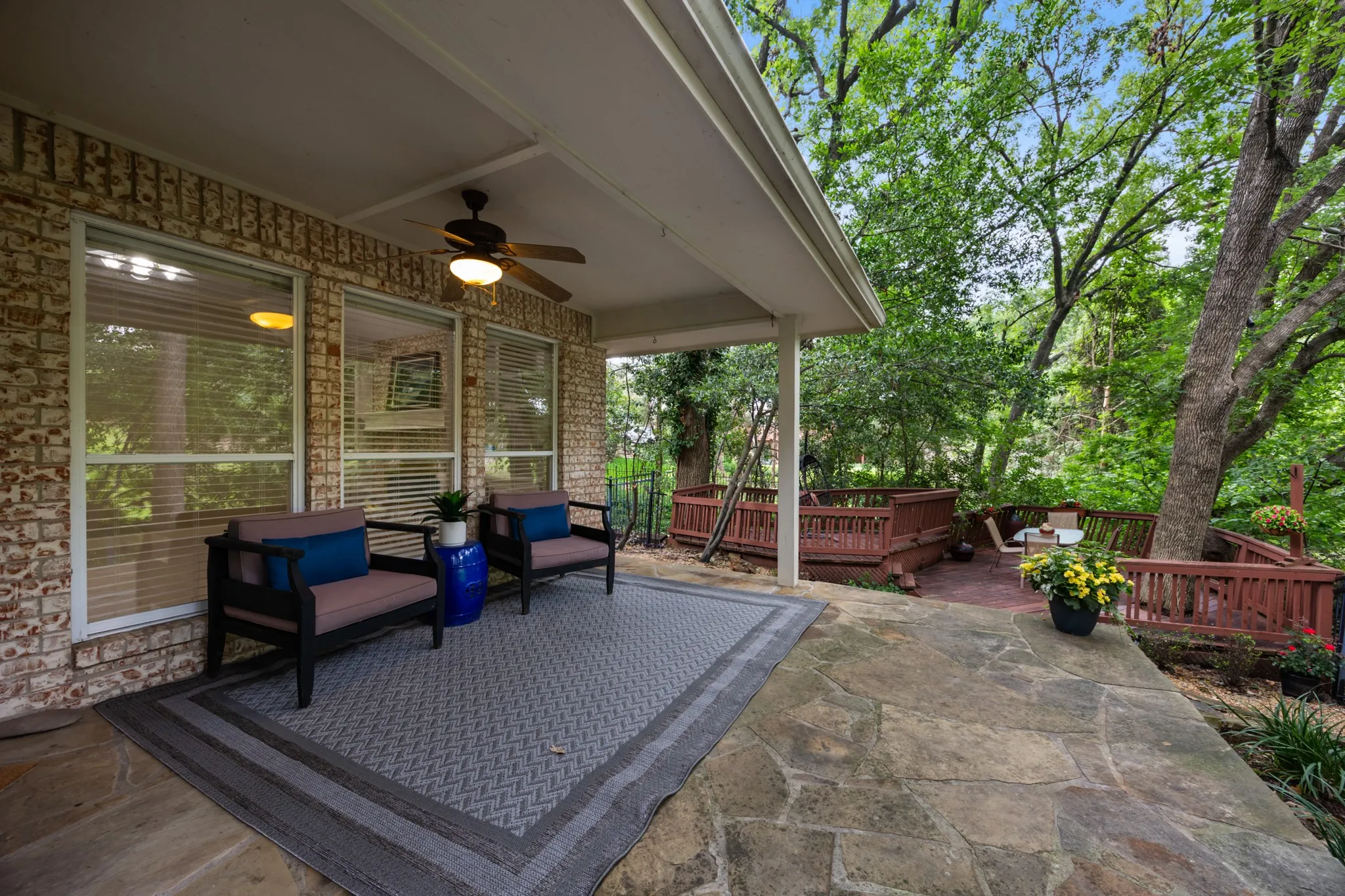 Single Family Residence For Sale in Rockwall County , 5504 Yacht Club Drive, Rockwall, Texas 75032, 3 Bedroom, 2 Bathroom, 2 Garage spaces, 2,103 Sqft, built in 1990, mls#21291711, Real Estate Agent in Rockwall, Homes For Sale in Rockwall county, Homes For Sale in Rockwall, Realtor in Rockwall Texas, Real Estate Brokerage Independent Realty Texas, Luminita Cordes Realtor