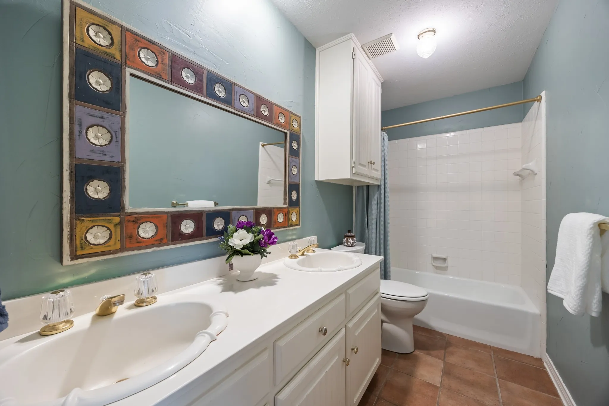 Single Family Residence For Sale in Rockwall County , 5504 Yacht Club Drive, Rockwall, Texas 75032, 3 Bedroom, 2 Bathroom, 2 Garage spaces, 2,103 Sqft, built in 1990, mls#21291711, Real Estate Agent in Rockwall, Homes For Sale in Rockwall county, Homes For Sale in Rockwall, Realtor in Rockwall Texas, Real Estate Brokerage Independent Realty Texas, Luminita Cordes Realtor