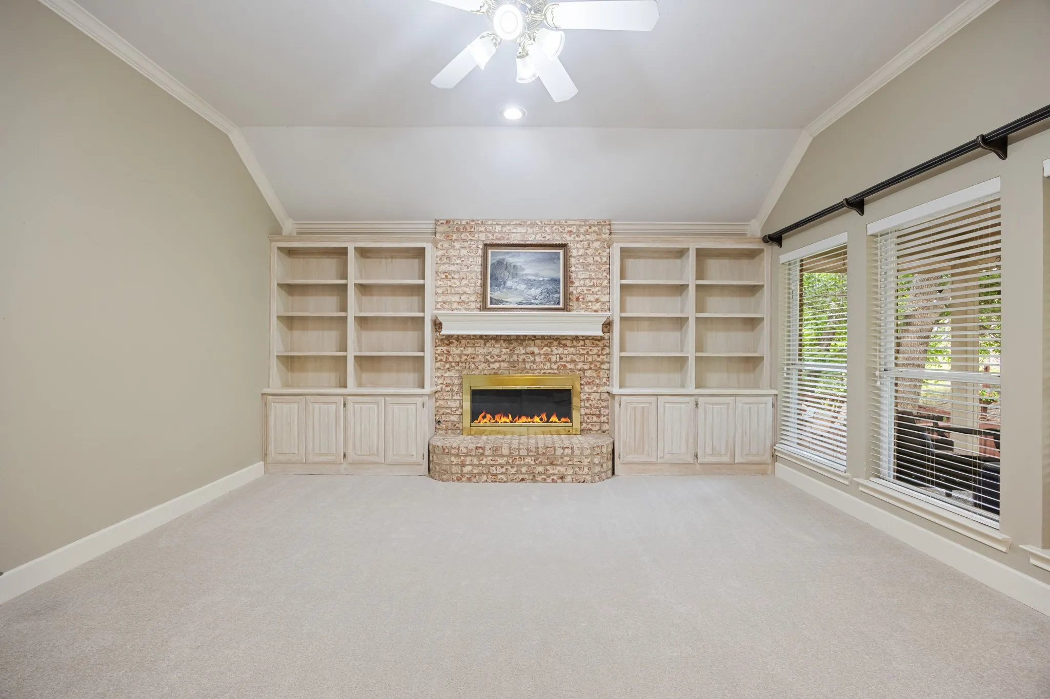 Single Family Residence For Sale in Rockwall County , 5504 Yacht Club Drive, Rockwall, Texas 75032, 3 Bedroom, 2 Bathroom, 2 Garage spaces, 2,103 Sqft, built in 1990, mls#21291711, Real Estate Agent in Rockwall, Homes For Sale in Rockwall county, Homes For Sale in Rockwall, Realtor in Rockwall Texas, Real Estate Brokerage Independent Realty Texas, Luminita Cordes Realtor