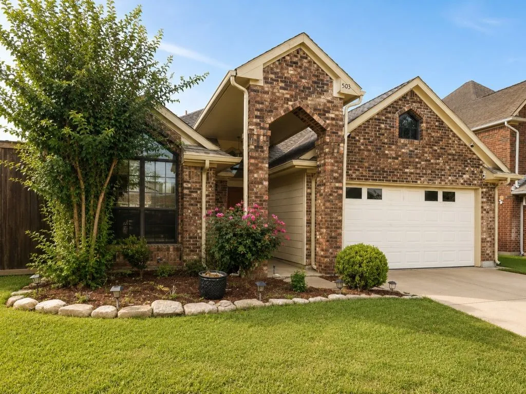 Single Family Residence For Sale in Dallas County , 503 Sierra Blanca Pass, Irving, Texas 75063, 3 Bedrooms, 2 Bathrooms, 1 Garage spaces, 1,655 Sqft, built in 1985, Price $449,900, mls#21291577, Real Estate Agent in Irving, Homes For Sale in Dallas county, Homes For Sale in Irving, Realtor in Irving Texas, Real Estate Brokerage Independent Realty Texas, Luminita Cordes Realtor