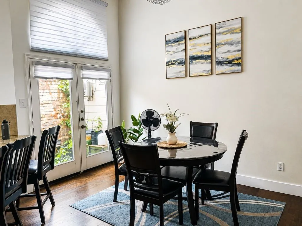 Single Family Residence For Sale in Dallas County , 503 Sierra Blanca Pass, Irving, Texas 75063, 3 Bedrooms, 2 Bathrooms, 1 Garage spaces, 1,655 Sqft, built in 1985, Price $449,900, mls#21291577, Real Estate Agent in Irving, Homes For Sale in Dallas county, Homes For Sale in Irving, Realtor in Irving Texas, Real Estate Brokerage Independent Realty Texas, Luminita Cordes Realtor