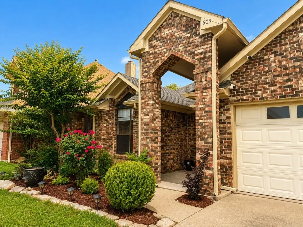 Single Family Residence For Sale in Dallas County , 503 Sierra Blanca Pass, Irving, Texas 75063, 3 Bedrooms, 2 Bathrooms, 1 Garage spaces, 1,655 Sqft, built in 1985, Price $449,900, mls#21291577, Real Estate Agent in Irving, Homes For Sale in Dallas county, Homes For Sale in Irving, Realtor in Irving Texas, Real Estate Brokerage Independent Realty Texas, Luminita Cordes Realtor
