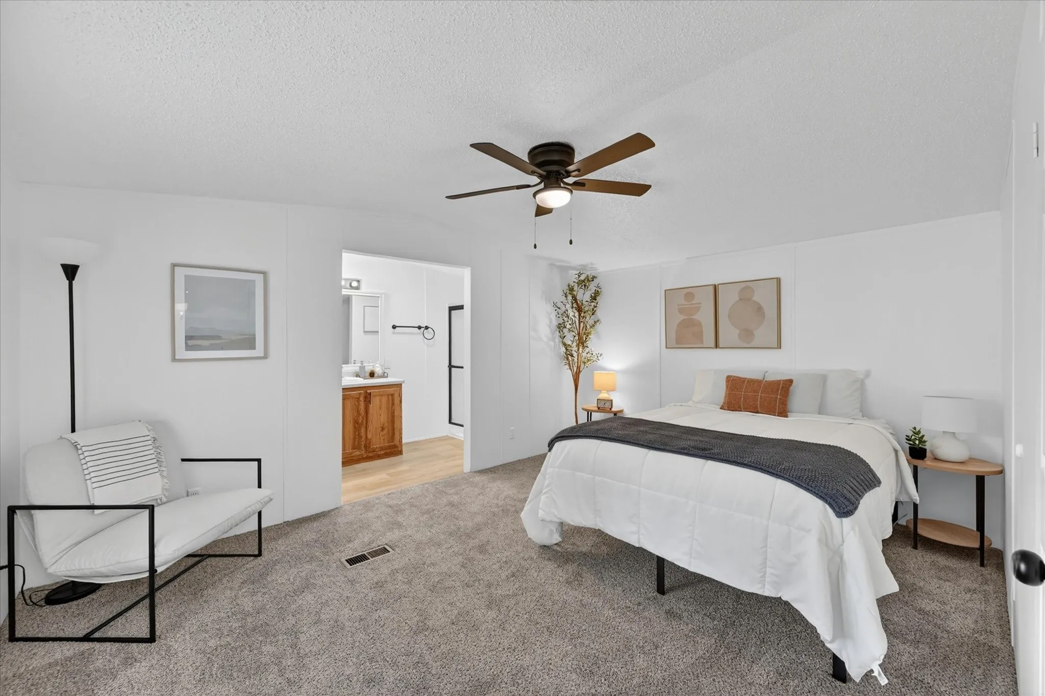 Mobile Home For Sale in Johnson County , 143 White Oak Street, Alvarado, Texas 76009, 2 Bedroom, 2 Bathroom, Garage spaces, 960 Sqft, built in 2006, mls#21288834, Real Estate Agent in Alvarado, Homes For Sale in Johnson county, Homes For Sale in Alvarado, Realtor in Alvarado Texas, Real Estate Brokerage Independent Realty Texas, Luminita Cordes Realtor