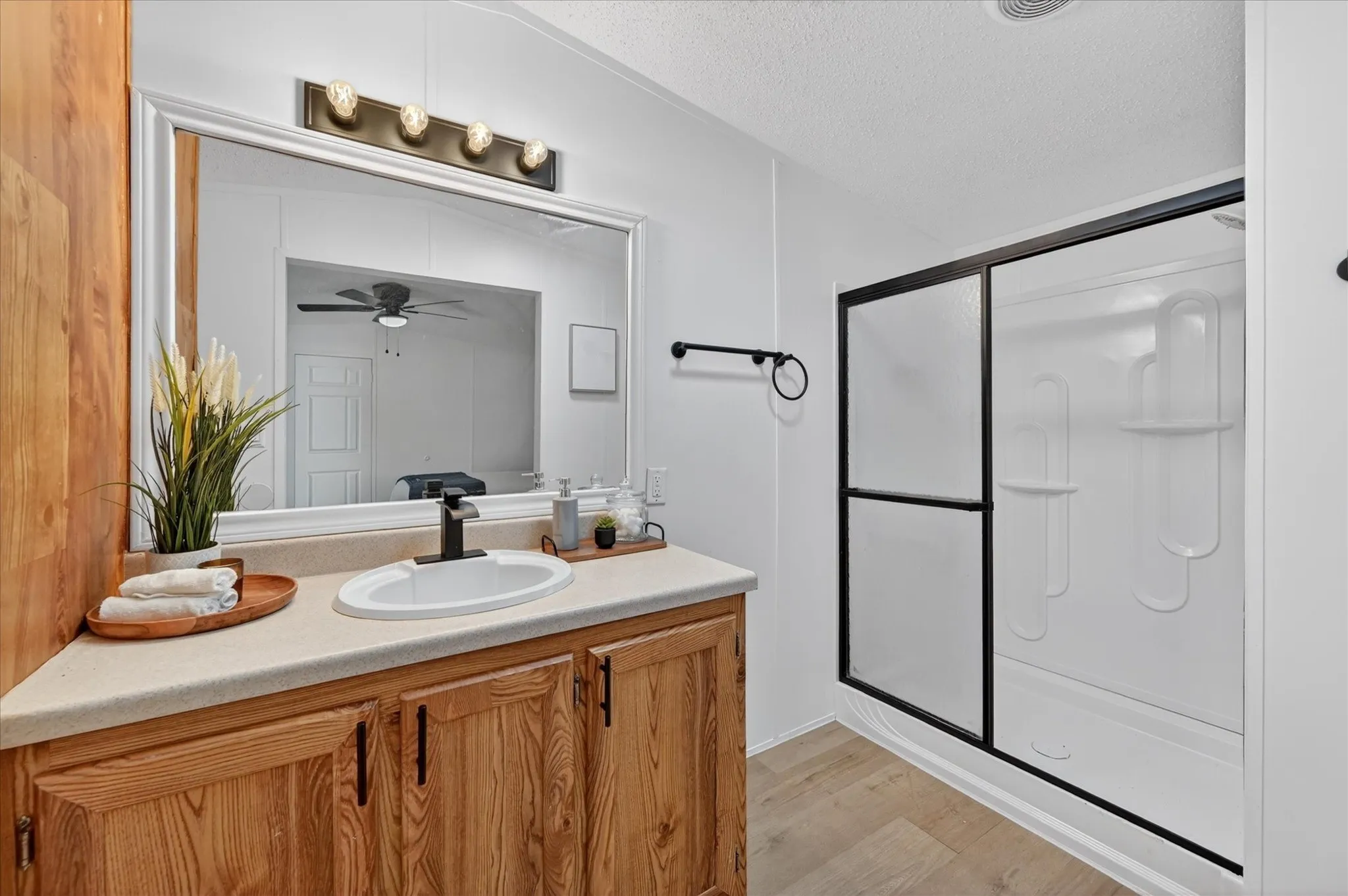 Mobile Home For Sale in Johnson County , 143 White Oak Street, Alvarado, Texas 76009, 2 Bedroom, 2 Bathroom, Garage spaces, 960 Sqft, built in 2006, mls#21288834, Real Estate Agent in Alvarado, Homes For Sale in Johnson county, Homes For Sale in Alvarado, Realtor in Alvarado Texas, Real Estate Brokerage Independent Realty Texas, Luminita Cordes Realtor