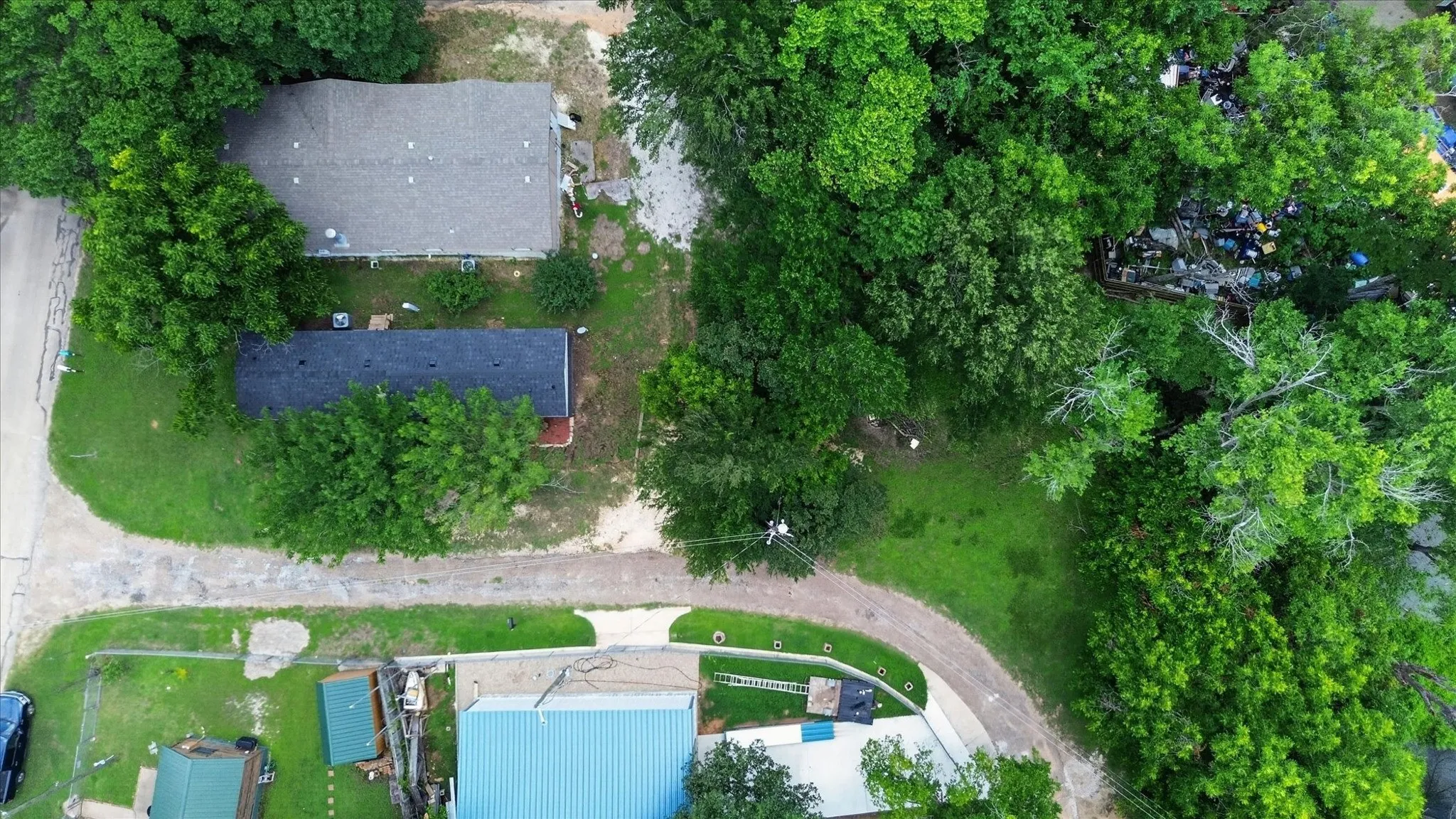 Mobile Home For Sale in Johnson County , 143 White Oak Street, Alvarado, Texas 76009, 2 Bedroom, 2 Bathroom, Garage spaces, 960 Sqft, built in 2006, mls#21288834, Real Estate Agent in Alvarado, Homes For Sale in Johnson county, Homes For Sale in Alvarado, Realtor in Alvarado Texas, Real Estate Brokerage Independent Realty Texas, Luminita Cordes Realtor