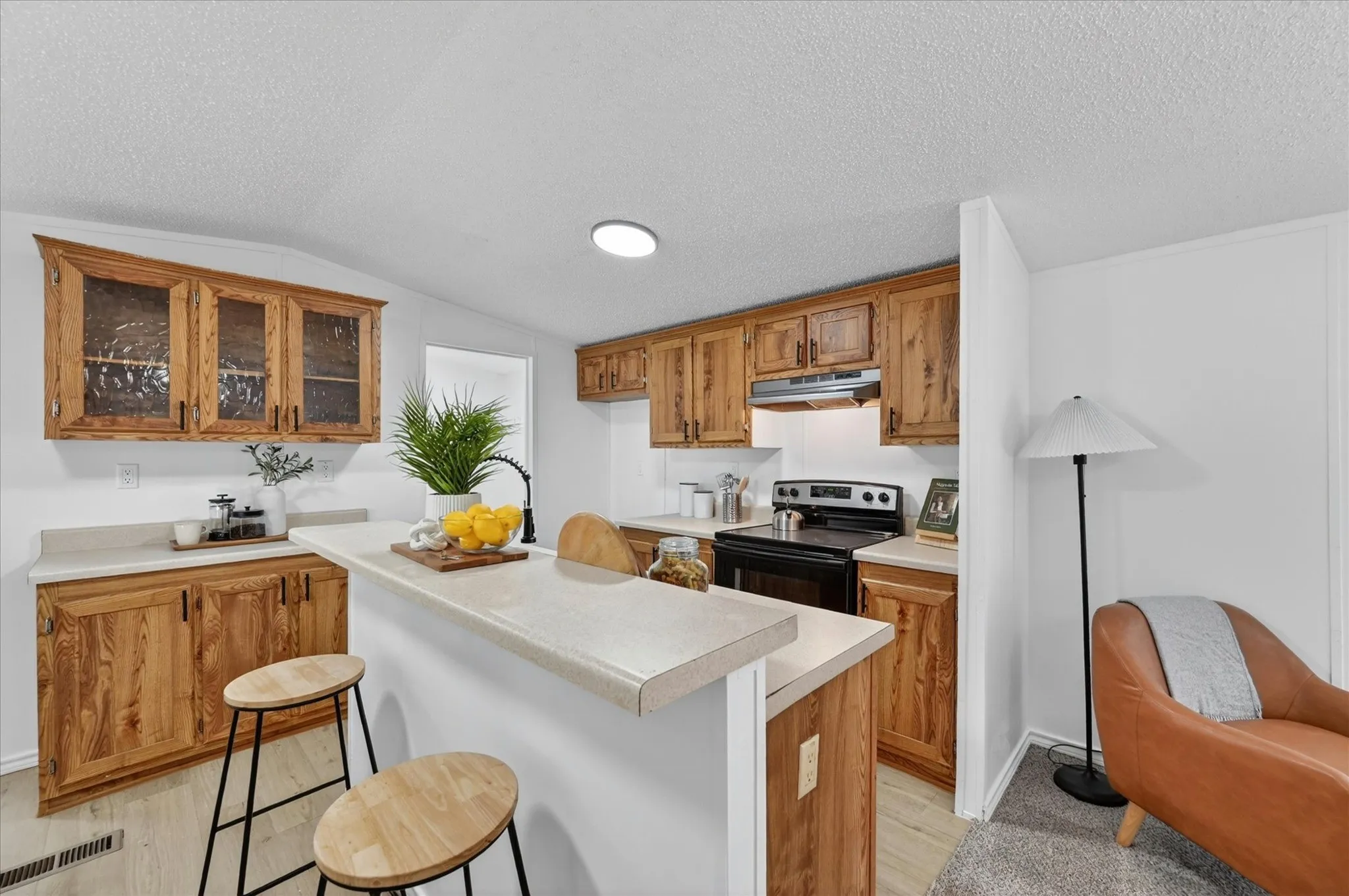 Mobile Home For Sale in Johnson County , 143 White Oak Street, Alvarado, Texas 76009, 2 Bedroom, 2 Bathroom, Garage spaces, 960 Sqft, built in 2006, mls#21288834, Real Estate Agent in Alvarado, Homes For Sale in Johnson county, Homes For Sale in Alvarado, Realtor in Alvarado Texas, Real Estate Brokerage Independent Realty Texas, Luminita Cordes Realtor