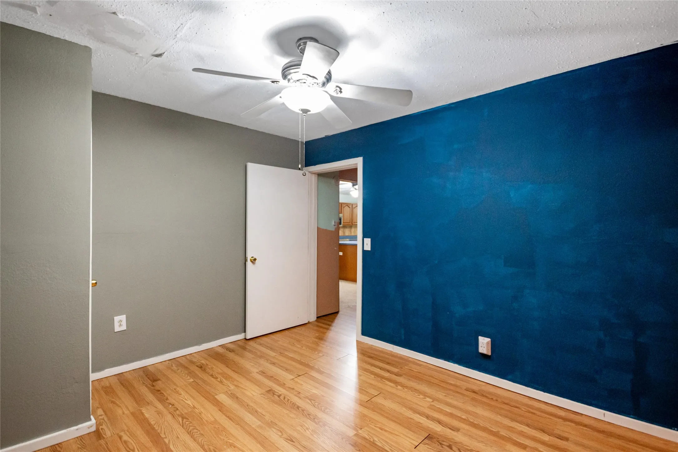 Single Family Residence For Sale in Henderson County , 781 S FM 315, Chandler, Texas 75758, 3 Bedroom, 2 Bathroom, 2 Garage spaces, 3,700 Sqft, built in 2009, mls#21291415, Real Estate Agent in Chandler, Homes For Sale in Henderson county, Homes For Sale in Chandler, Realtor in Chandler Texas, Real Estate Brokerage Independent Realty Texas, Luminita Cordes Realtor