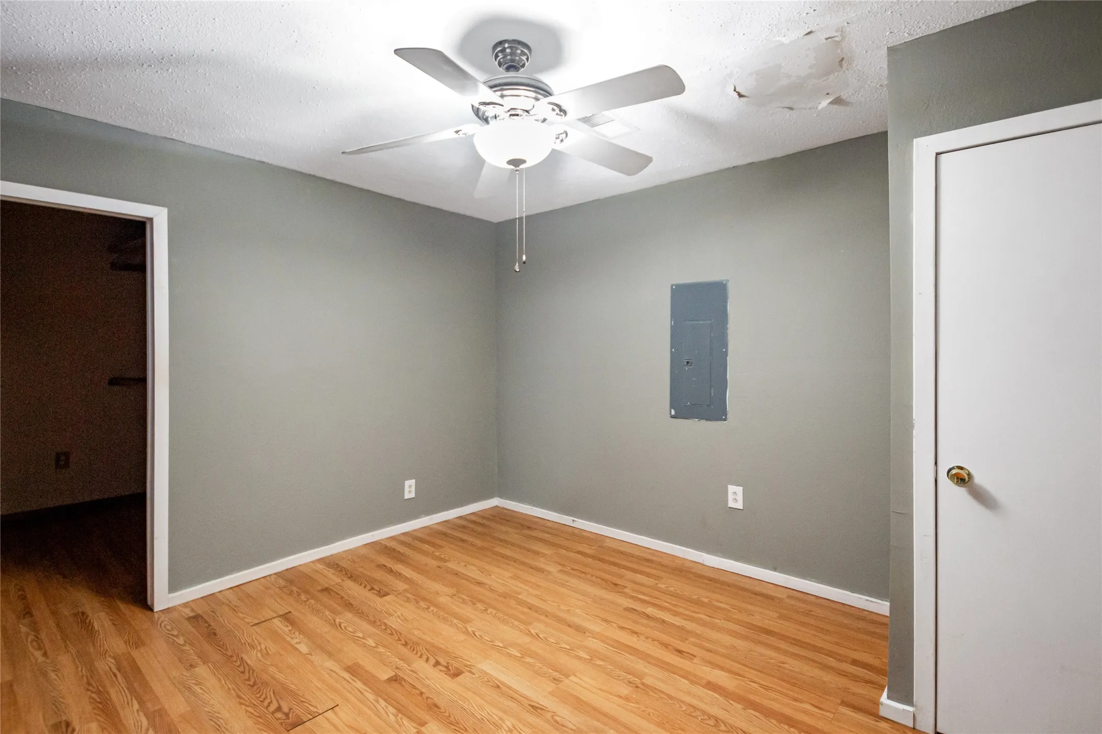 Single Family Residence For Sale in Henderson County , 781 S FM 315, Chandler, Texas 75758, 3 Bedroom, 2 Bathroom, 2 Garage spaces, 3,700 Sqft, built in 2009, mls#21291415, Real Estate Agent in Chandler, Homes For Sale in Henderson county, Homes For Sale in Chandler, Realtor in Chandler Texas, Real Estate Brokerage Independent Realty Texas, Luminita Cordes Realtor