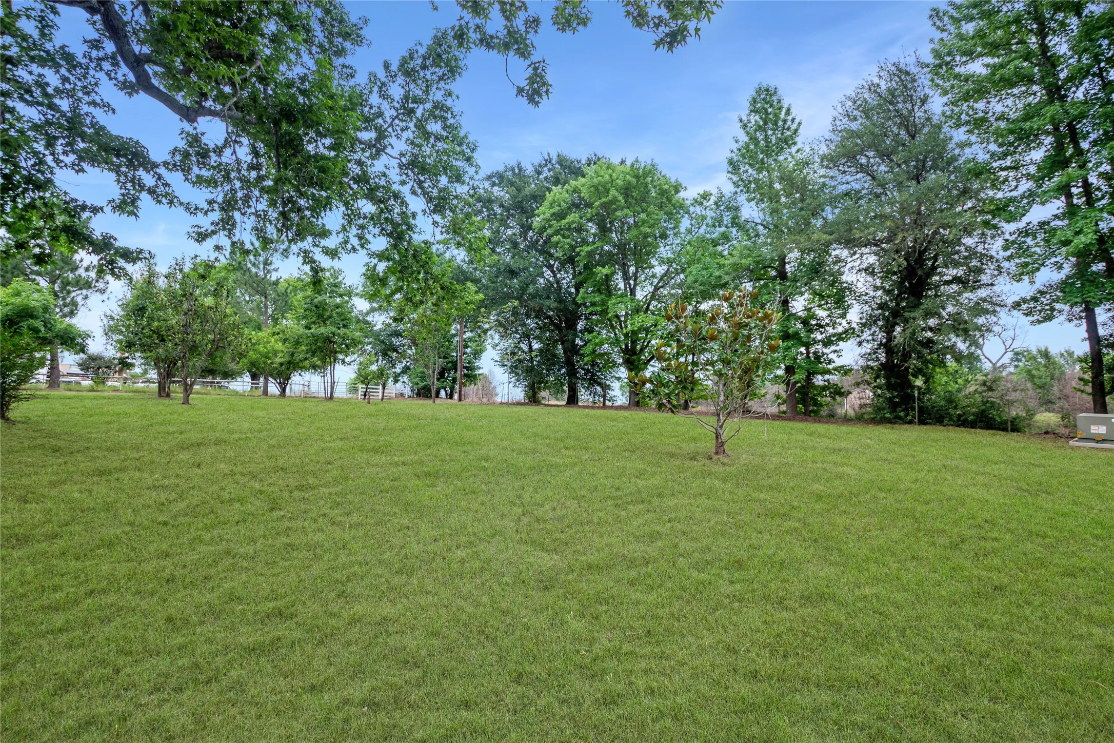 Single Family Residence For Sale in Henderson County , 781 S FM 315, Chandler, Texas 75758, 3 Bedroom, 2 Bathroom, 2 Garage spaces, 3,700 Sqft, built in 2009, mls#21291415, Real Estate Agent in Chandler, Homes For Sale in Henderson county, Homes For Sale in Chandler, Realtor in Chandler Texas, Real Estate Brokerage Independent Realty Texas, Luminita Cordes Realtor