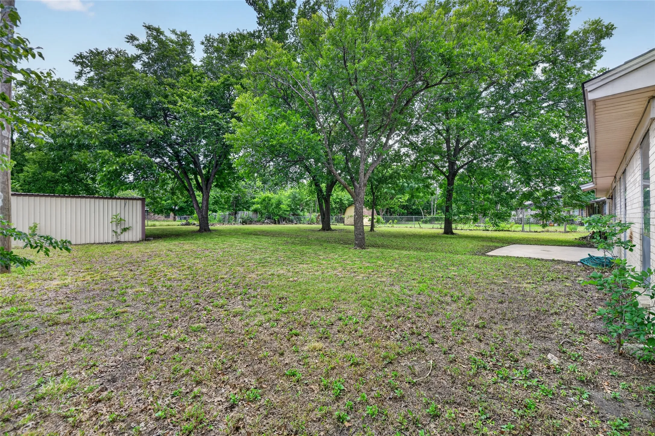 Single Family Residence For Sale in Tarrant County , 910 Kerry Street, Benbrook, Texas 76126, 4 Bedroom, 2 Bathroom, 2 Garage spaces, 1,451 Sqft, built in 1971, mls#21287185, Real Estate Agent in Benbrook, Homes For Sale in Tarrant county, Homes For Sale in Benbrook, Realtor in Benbrook Texas, Real Estate Brokerage Independent Realty Texas, Luminita Cordes Realtor