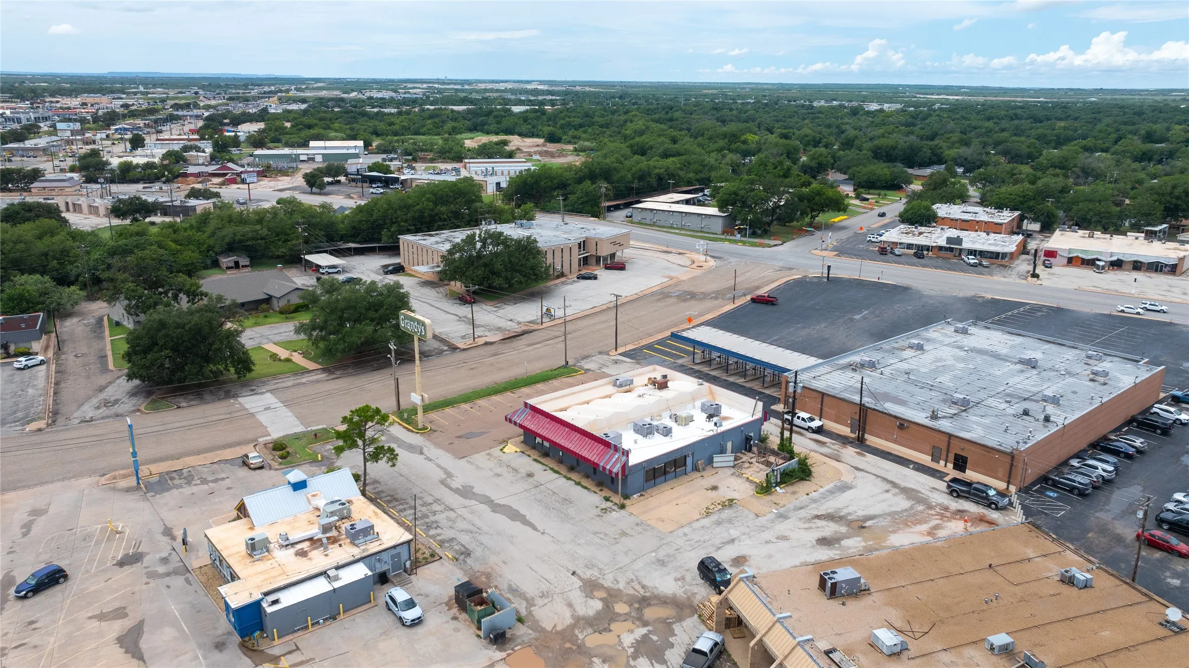 Retail For Sale in Taylor County , 401 Westwood Drive, Abilene, Texas 79603, 0, 0, Garage spaces, 0 Sqft, built in 1983, mls#21288484, Real Estate Agent in Abilene, Homes For Sale in Taylor county, Homes For Sale in Abilene, Realtor in Abilene Texas, Real Estate Brokerage Independent Realty Texas, Luminita Cordes Realtor