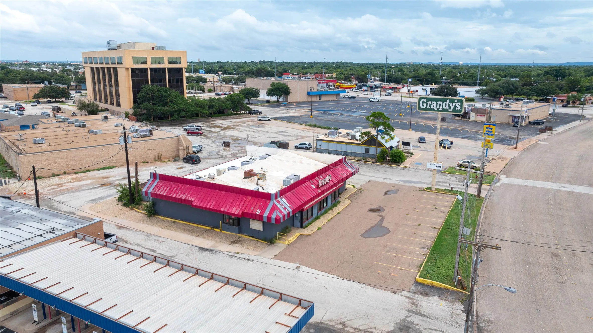 Retail For Sale in Taylor County , 401 Westwood Drive, Abilene, Texas 79603, 0, 0, Garage spaces, 0 Sqft, built in 1983, mls#21288484, Real Estate Agent in Abilene, Homes For Sale in Taylor county, Homes For Sale in Abilene, Realtor in Abilene Texas, Real Estate Brokerage Independent Realty Texas, Luminita Cordes Realtor