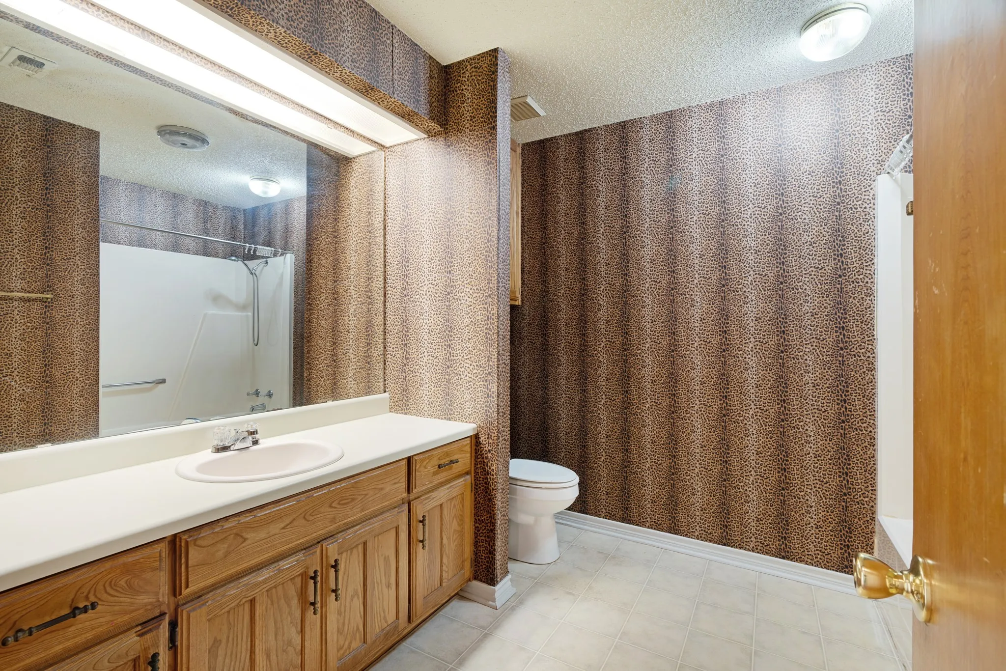 Single Family Residence For Sale in Lamar County , 525 Medalist Street, Paris, Texas 75460, 3 Bedroom, 2 Bathroom, 2 Garage spaces, 1,929 Sqft, built in 0, mls#21290600, Real Estate Agent in Paris, Homes For Sale in Lamar county, Homes For Sale in Paris, Realtor in Paris Texas, Real Estate Brokerage Independent Realty Texas, Luminita Cordes Realtor