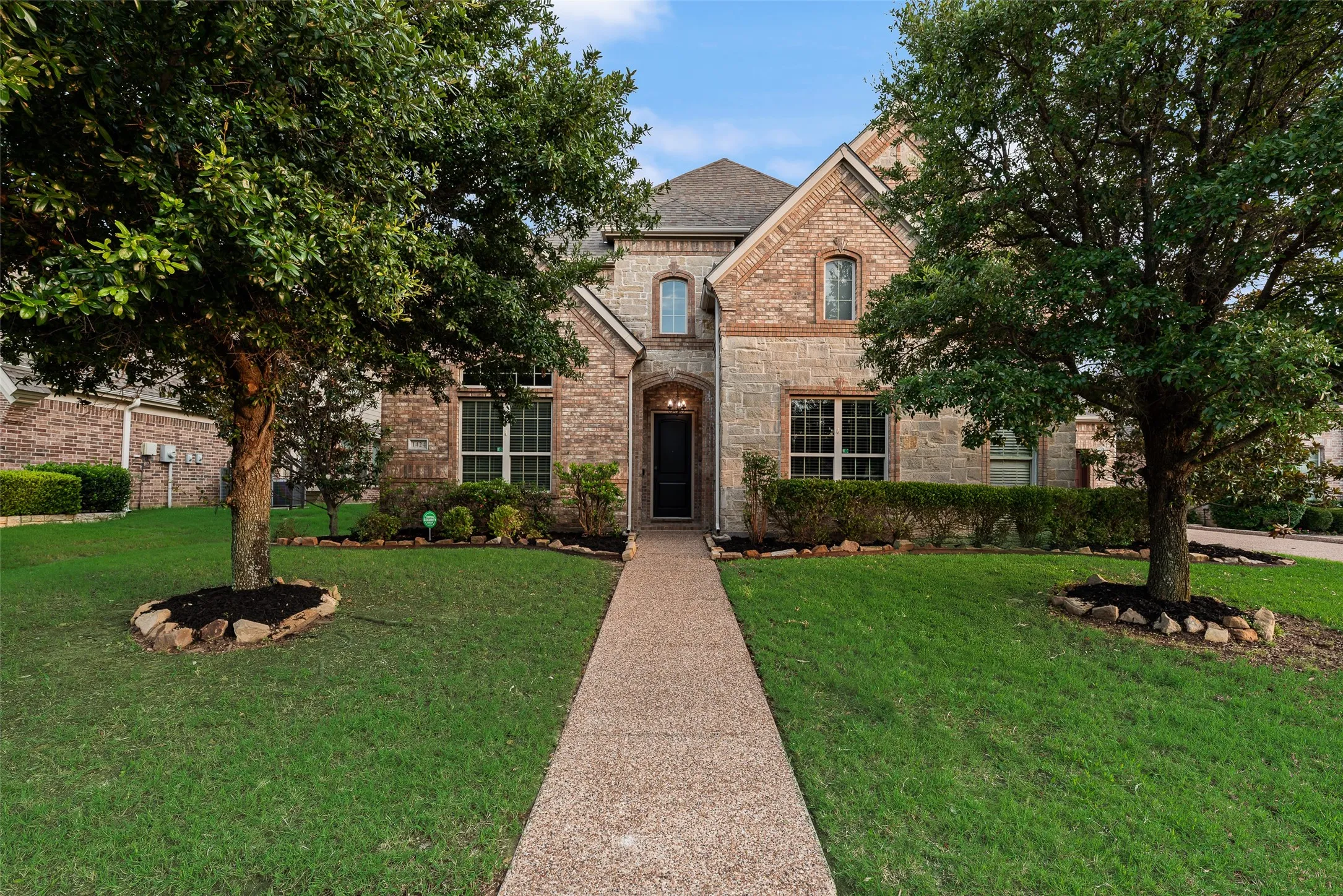 Single Family Residence For Sale in Tarrant County , 1424 Latigo Lane, Keller, Texas 76248, 5 Bedroom, 4 Bathroom, 3 Garage spaces, 4,850 Sqft, built in 2009, mls#21290888, Real Estate Agent in Keller, Homes For Sale in Tarrant county, Homes For Sale in Keller, Realtor in Keller Texas, Real Estate Brokerage Independent Realty Texas, Luminita Cordes Realtor