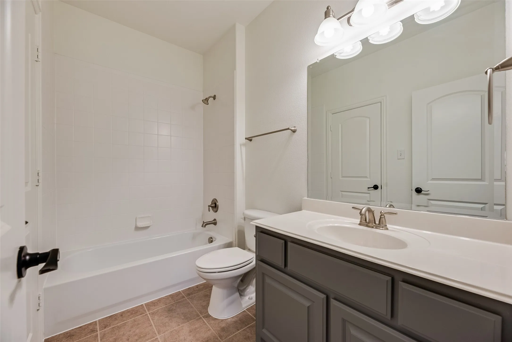 Single Family Residence For Sale in Tarrant County , 1424 Latigo Lane, Keller, Texas 76248, 5 Bedroom, 4 Bathroom, 3 Garage spaces, 4,850 Sqft, built in 2009, mls#21290888, Real Estate Agent in Keller, Homes For Sale in Tarrant county, Homes For Sale in Keller, Realtor in Keller Texas, Real Estate Brokerage Independent Realty Texas, Luminita Cordes Realtor