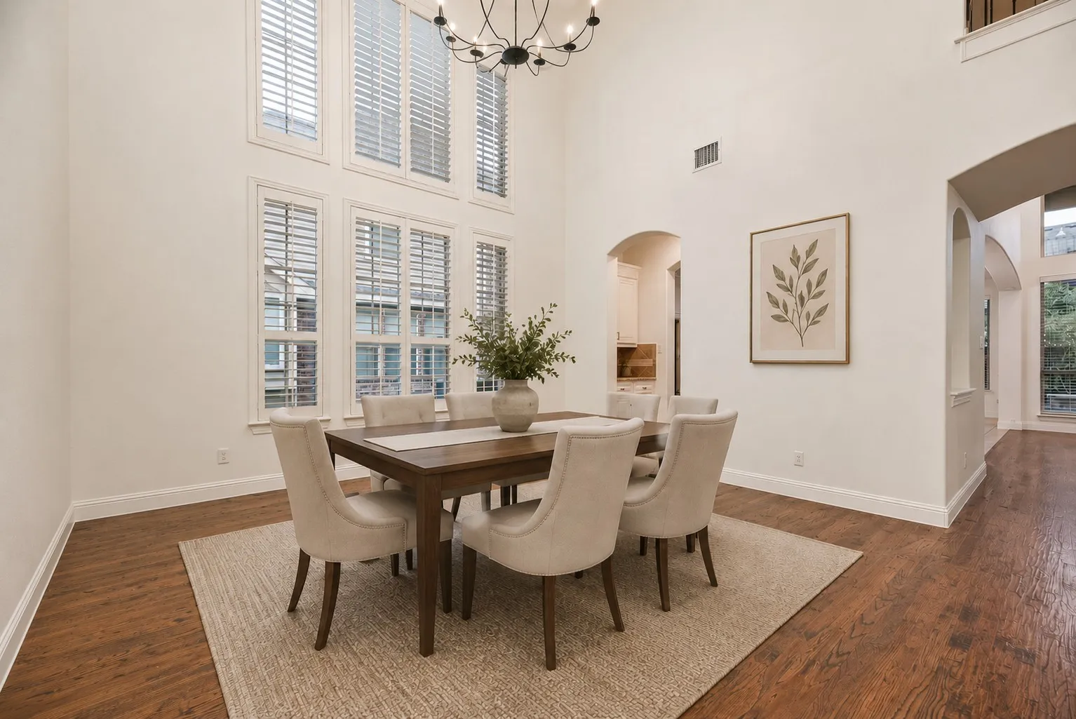 Formal dining - virtually staged