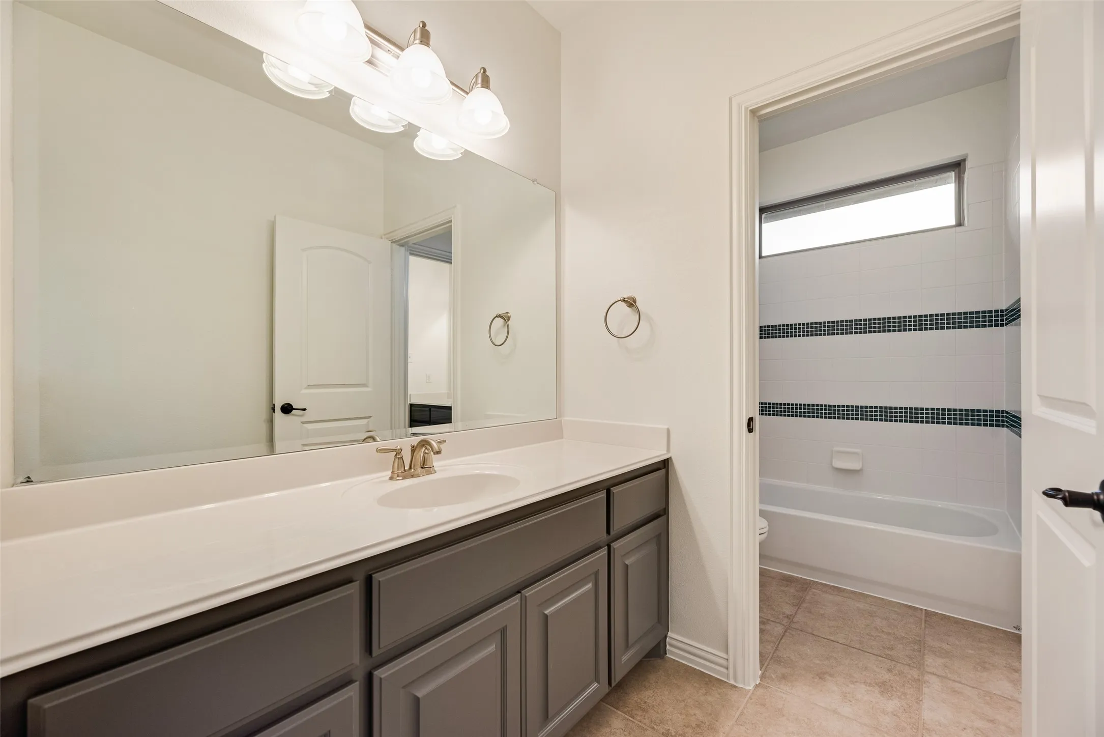 Single Family Residence For Sale in Tarrant County , 1424 Latigo Lane, Keller, Texas 76248, 5 Bedroom, 4 Bathroom, 3 Garage spaces, 4,850 Sqft, built in 2009, mls#21290888, Real Estate Agent in Keller, Homes For Sale in Tarrant county, Homes For Sale in Keller, Realtor in Keller Texas, Real Estate Brokerage Independent Realty Texas, Luminita Cordes Realtor