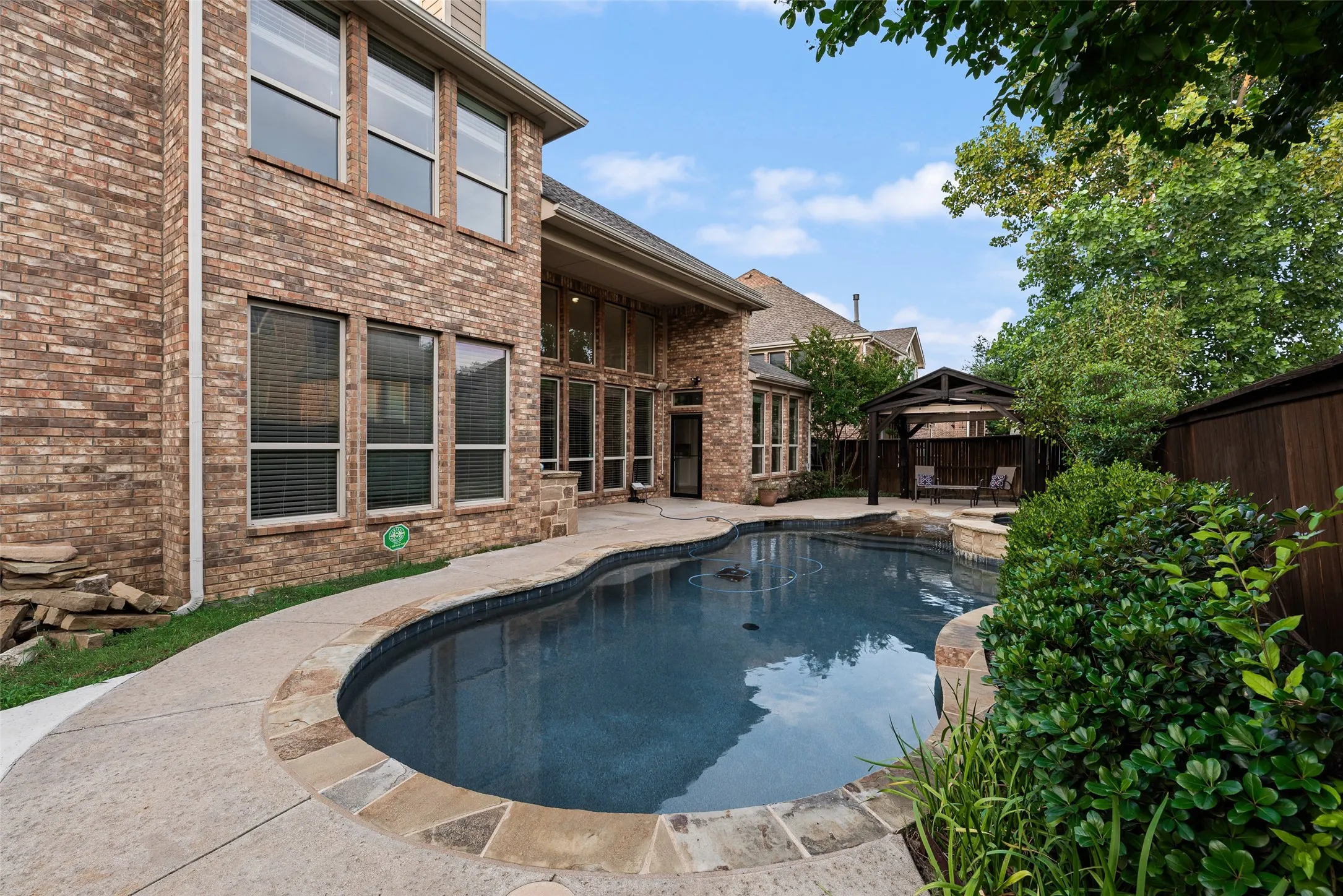 Single Family Residence For Sale in Tarrant County , 1424 Latigo Lane, Keller, Texas 76248, 5 Bedroom, 4 Bathroom, 3 Garage spaces, 4,850 Sqft, built in 2009, mls#21290888, Real Estate Agent in Keller, Homes For Sale in Tarrant county, Homes For Sale in Keller, Realtor in Keller Texas, Real Estate Brokerage Independent Realty Texas, Luminita Cordes Realtor