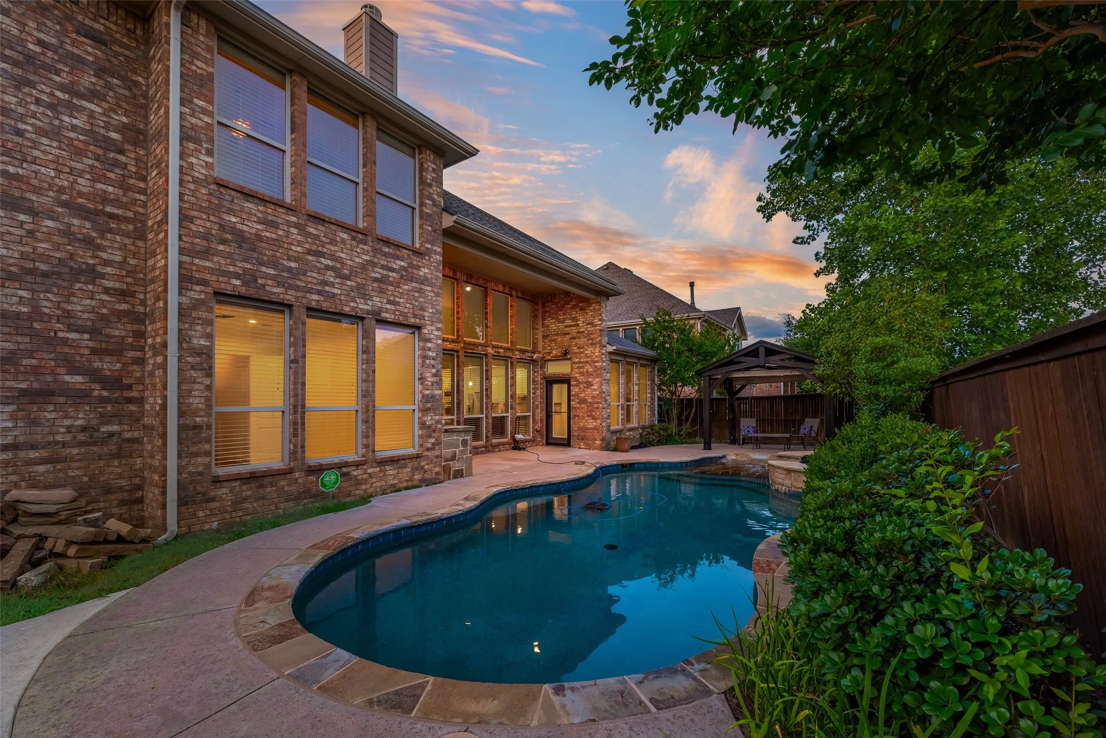 Single Family Residence For Sale in Tarrant County , 1424 Latigo Lane, Keller, Texas 76248, 5 Bedroom, 4 Bathroom, 3 Garage spaces, 4,850 Sqft, built in 2009, mls#21290888, Real Estate Agent in Keller, Homes For Sale in Tarrant county, Homes For Sale in Keller, Realtor in Keller Texas, Real Estate Brokerage Independent Realty Texas, Luminita Cordes Realtor