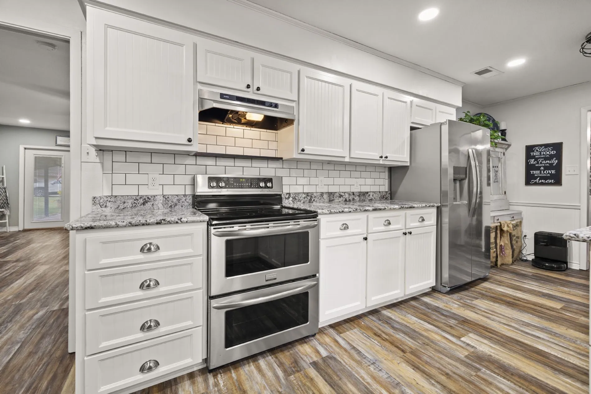 Single Family Residence For Sale in Wood County , 668 County Road 2436, Mineola, Texas 75773, 3 Bedroom, 2 Bathroom, Garage spaces, 2,361 Sqft, built in 1986, mls#21291805, Real Estate Agent in Mineola, Homes For Sale in Wood county, Homes For Sale in Mineola, Realtor in Mineola Texas, Real Estate Brokerage Independent Realty Texas, Luminita Cordes Realtor