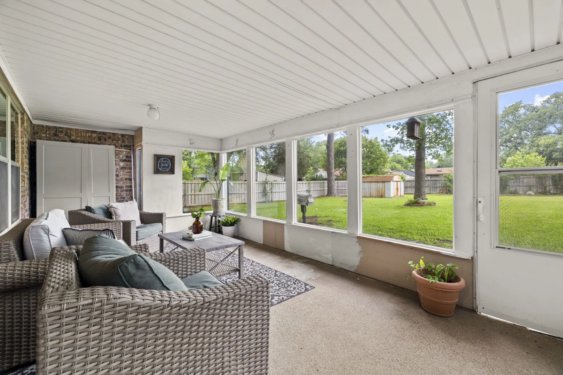 Single Family Residence For Sale in Wood County , 668 County Road 2436, Mineola, Texas 75773, 3 Bedroom, 2 Bathroom, Garage spaces, 2,361 Sqft, built in 1986, mls#21291805, Real Estate Agent in Mineola, Homes For Sale in Wood county, Homes For Sale in Mineola, Realtor in Mineola Texas, Real Estate Brokerage Independent Realty Texas, Luminita Cordes Realtor