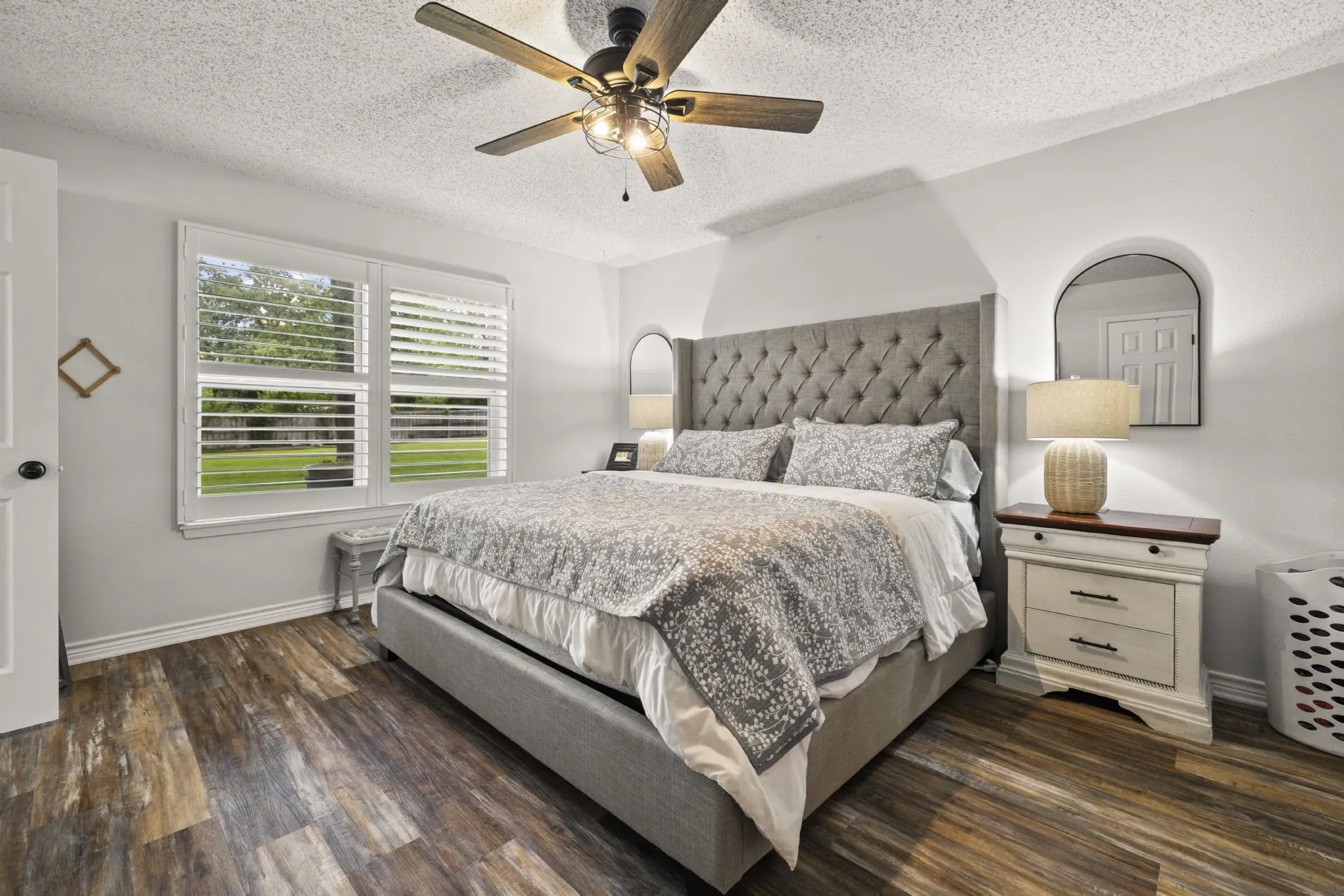 Single Family Residence For Sale in Wood County , 668 County Road 2436, Mineola, Texas 75773, 3 Bedroom, 2 Bathroom, Garage spaces, 2,361 Sqft, built in 1986, mls#21291805, Real Estate Agent in Mineola, Homes For Sale in Wood county, Homes For Sale in Mineola, Realtor in Mineola Texas, Real Estate Brokerage Independent Realty Texas, Luminita Cordes Realtor