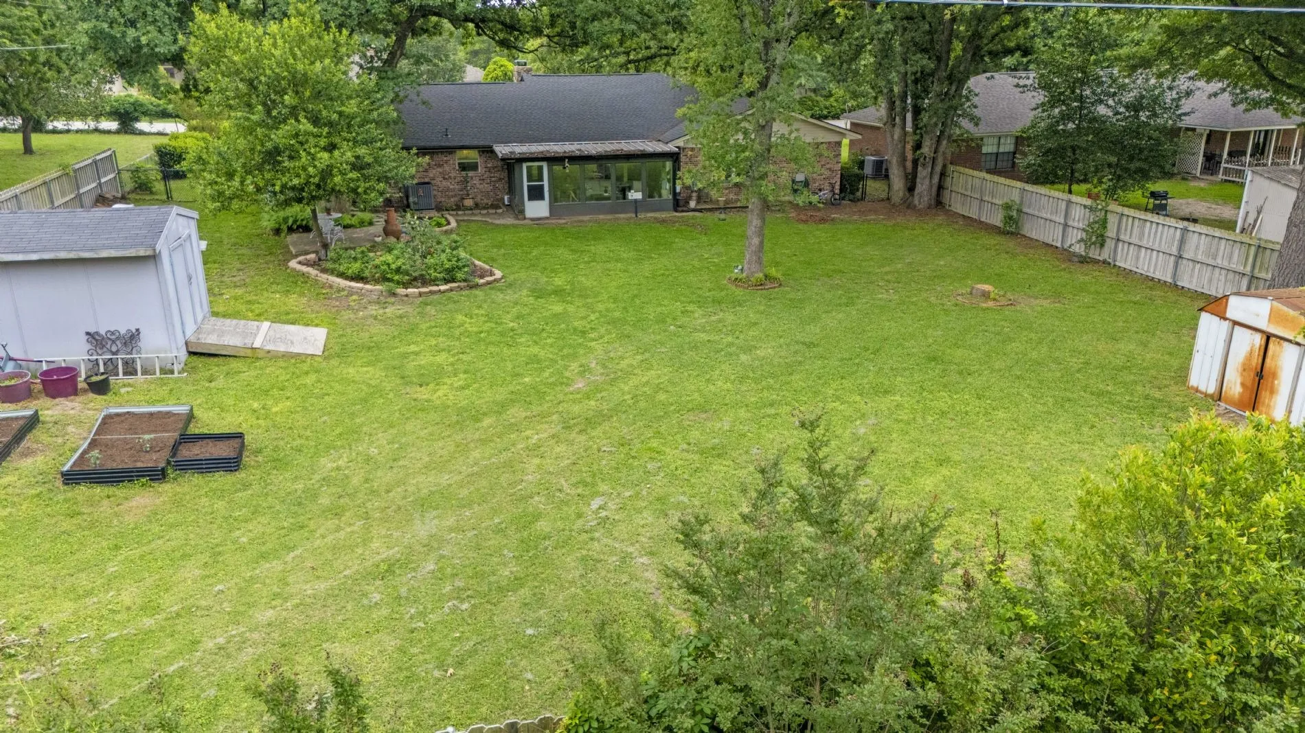 Single Family Residence For Sale in Wood County , 668 County Road 2436, Mineola, Texas 75773, 3 Bedroom, 2 Bathroom, Garage spaces, 2,361 Sqft, built in 1986, mls#21291805, Real Estate Agent in Mineola, Homes For Sale in Wood county, Homes For Sale in Mineola, Realtor in Mineola Texas, Real Estate Brokerage Independent Realty Texas, Luminita Cordes Realtor