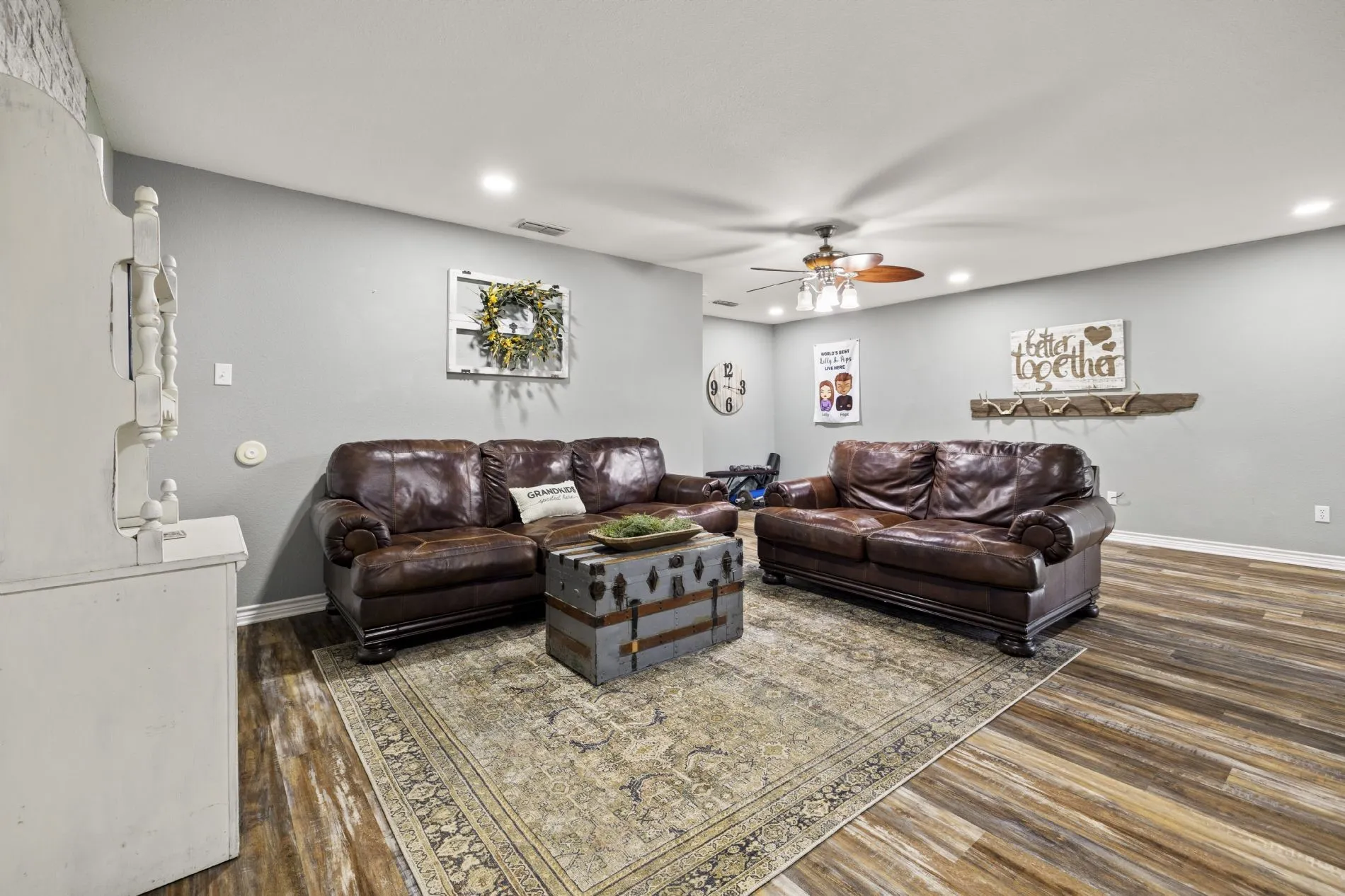Single Family Residence For Sale in Wood County , 668 County Road 2436, Mineola, Texas 75773, 3 Bedroom, 2 Bathroom, Garage spaces, 2,361 Sqft, built in 1986, mls#21291805, Real Estate Agent in Mineola, Homes For Sale in Wood county, Homes For Sale in Mineola, Realtor in Mineola Texas, Real Estate Brokerage Independent Realty Texas, Luminita Cordes Realtor