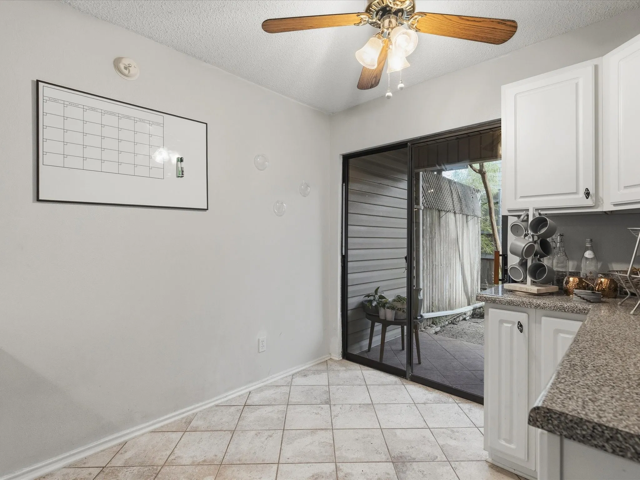 Single Family Residence For Sale in Dallas County , 2812 Prescott Drive, Carrollton, Texas 75006, 3 Bedroom, 3 Bathroom, 2 Garage spaces, 1,654 Sqft, built in 1979, mls#21291144, Real Estate Agent in Carrollton, Homes For Sale in Dallas county, Homes For Sale in Carrollton, Realtor in Carrollton Texas, Real Estate Brokerage Independent Realty Texas, Luminita Cordes Realtor