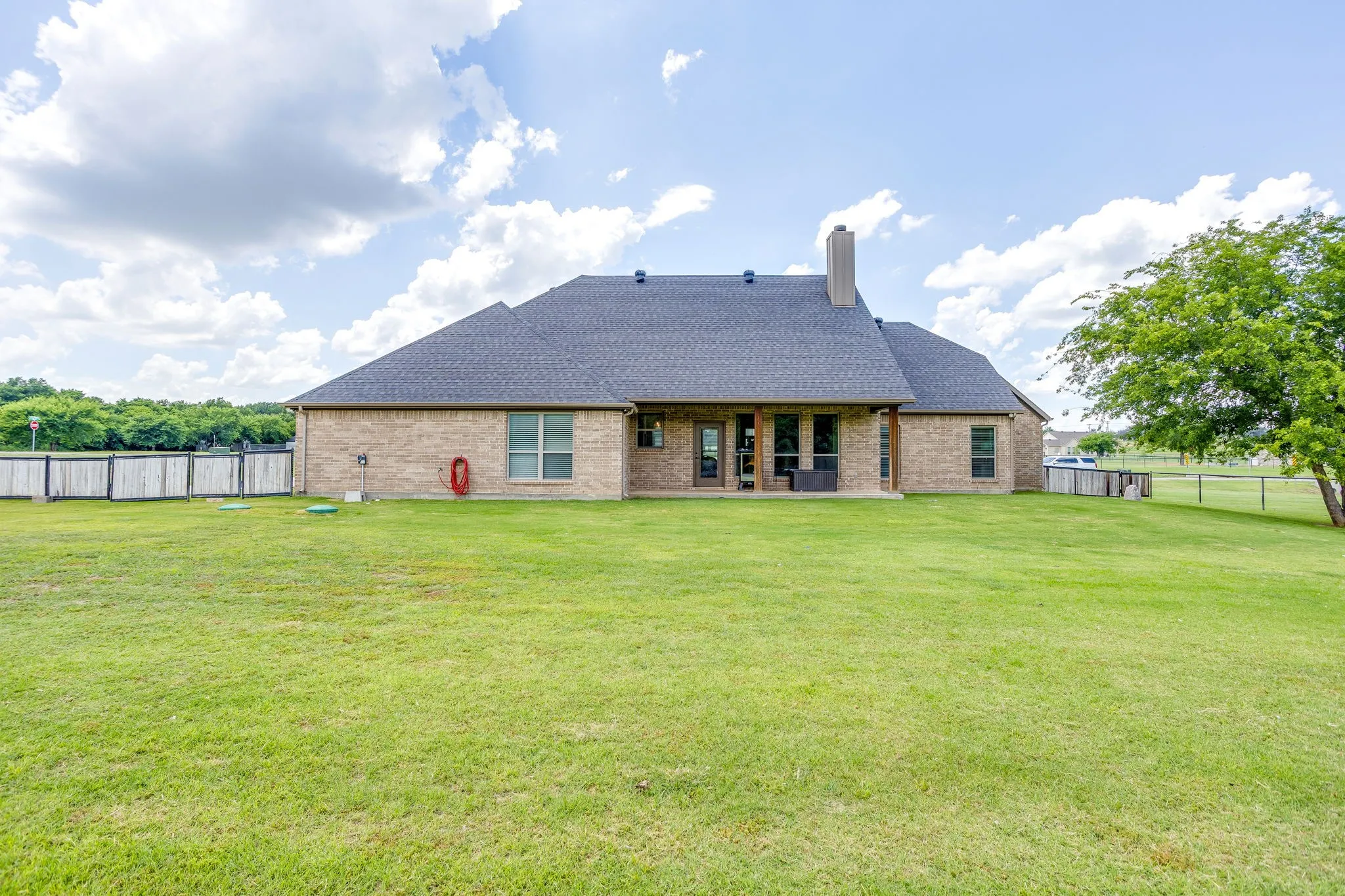 Single Family Residence For Sale in Parker County , 4000 Crick Court Court, Weatherford, Texas 76087, 4 Bedroom, 3 Bathroom, 2 Garage spaces, 2,378 Sqft, built in 2022, Price $588,000, mls#21291543, Real Estate Agent in Weatherford, Homes For Sale in Parker county, Homes For Sale in Weatherford, Realtor in Weatherford Texas, Real Estate Brokerage Independent Realty Texas, Luminita Cordes Realtor
