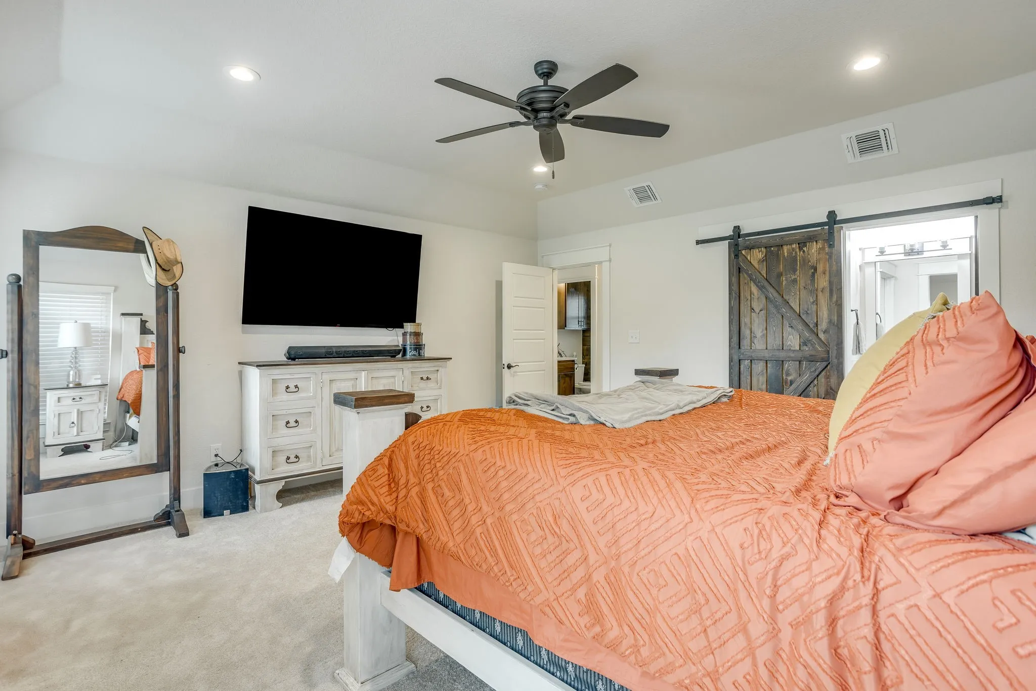 Single Family Residence For Sale in Parker County , 4000 Crick Court Court, Weatherford, Texas 76087, 4 Bedroom, 3 Bathroom, 2 Garage spaces, 2,378 Sqft, built in 2022, Price $588,000, mls#21291543, Real Estate Agent in Weatherford, Homes For Sale in Parker county, Homes For Sale in Weatherford, Realtor in Weatherford Texas, Real Estate Brokerage Independent Realty Texas, Luminita Cordes Realtor