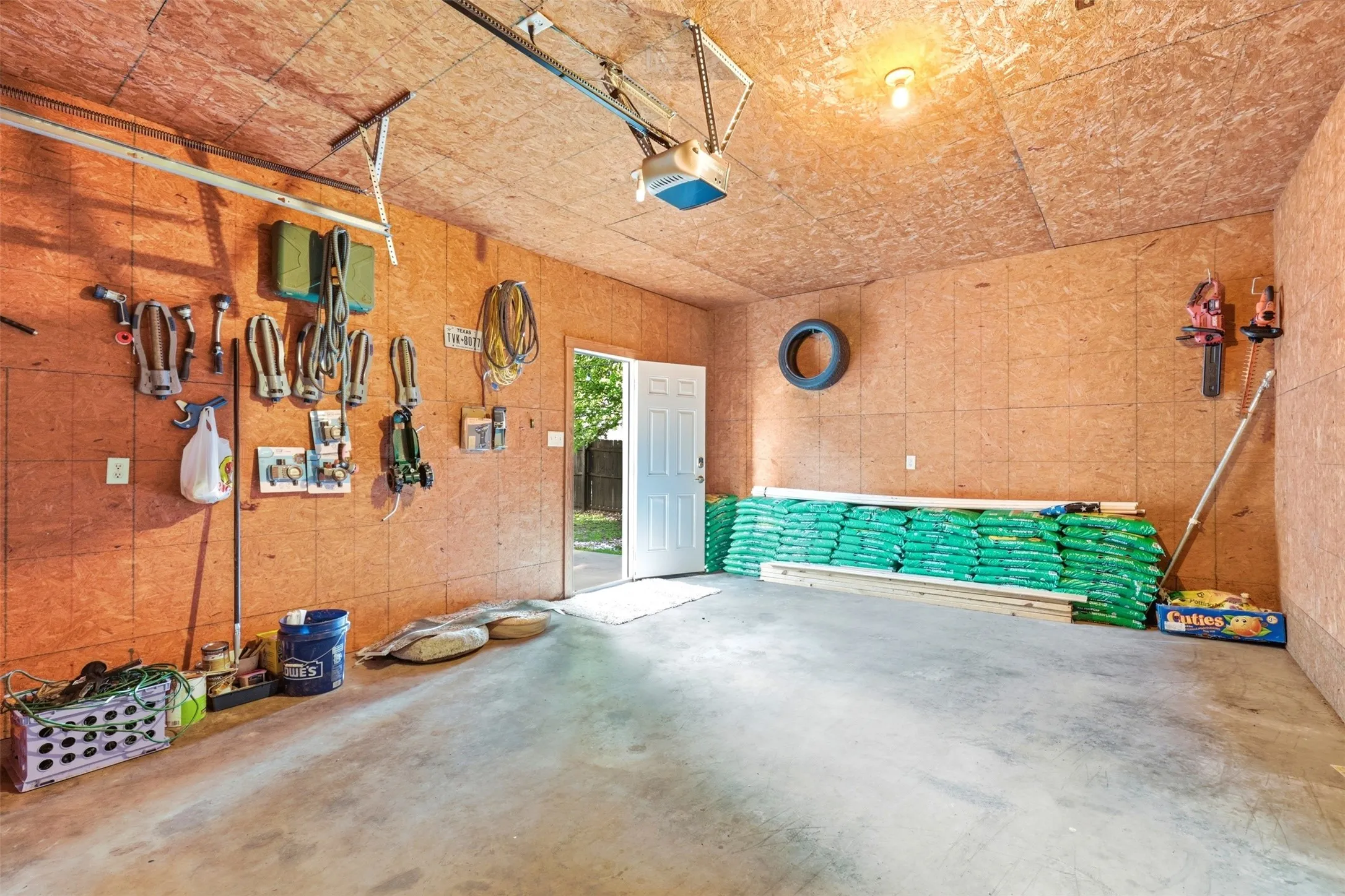 Single Family Residence For Sale in Camp County , 325 Quitman Street, Pittsburg, Texas 75686, 4 Bedrooms, 2 Bathrooms, 1 Garage spaces, 1,540 Sqft, built in 2008, Price $278,500, mls#21291838, Real Estate Agent in Pittsburg, Homes For Sale in Camp county, Homes For Sale in Pittsburg, Realtor in Pittsburg Texas, Real Estate Brokerage Independent Realty Texas, Luminita Cordes Realtor