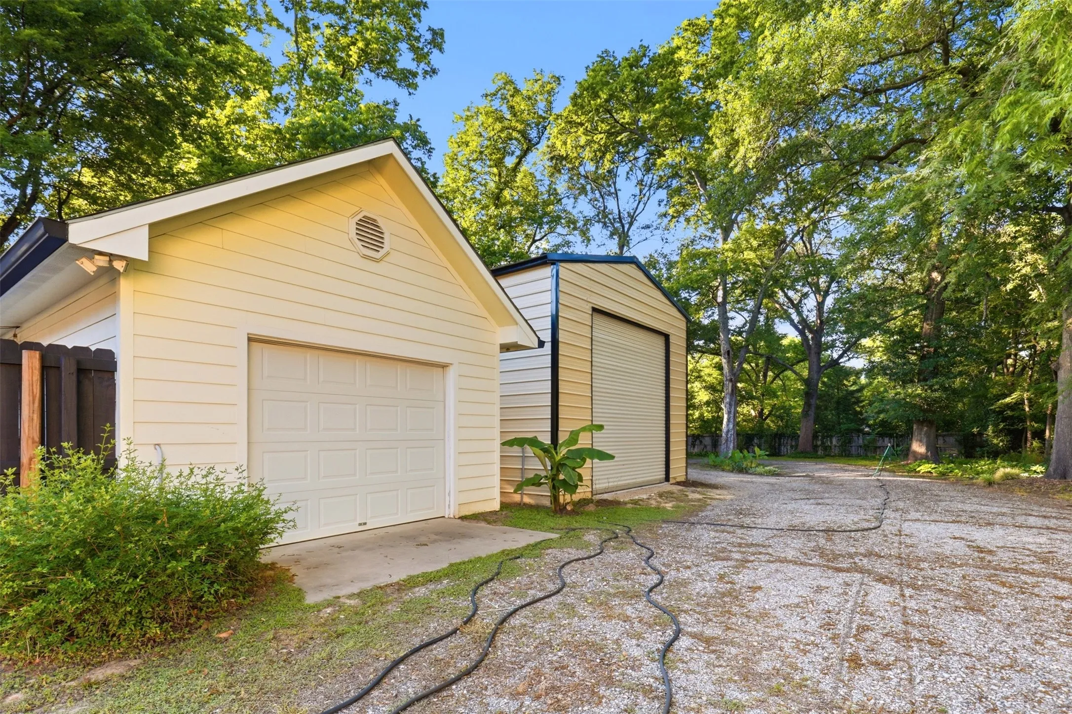 Single Family Residence For Sale in Camp County , 325 Quitman Street, Pittsburg, Texas 75686, 4 Bedrooms, 2 Bathrooms, 1 Garage spaces, 1,540 Sqft, built in 2008, Price $278,500, mls#21291838, Real Estate Agent in Pittsburg, Homes For Sale in Camp county, Homes For Sale in Pittsburg, Realtor in Pittsburg Texas, Real Estate Brokerage Independent Realty Texas, Luminita Cordes Realtor