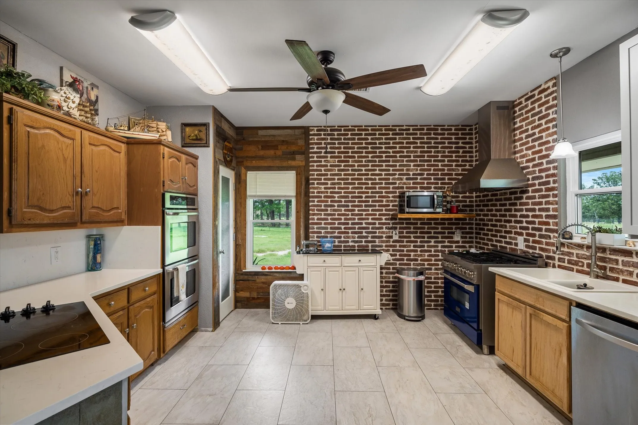 Open wide country kitchen is perfect the chef in the family! Z-line commercial gas stove