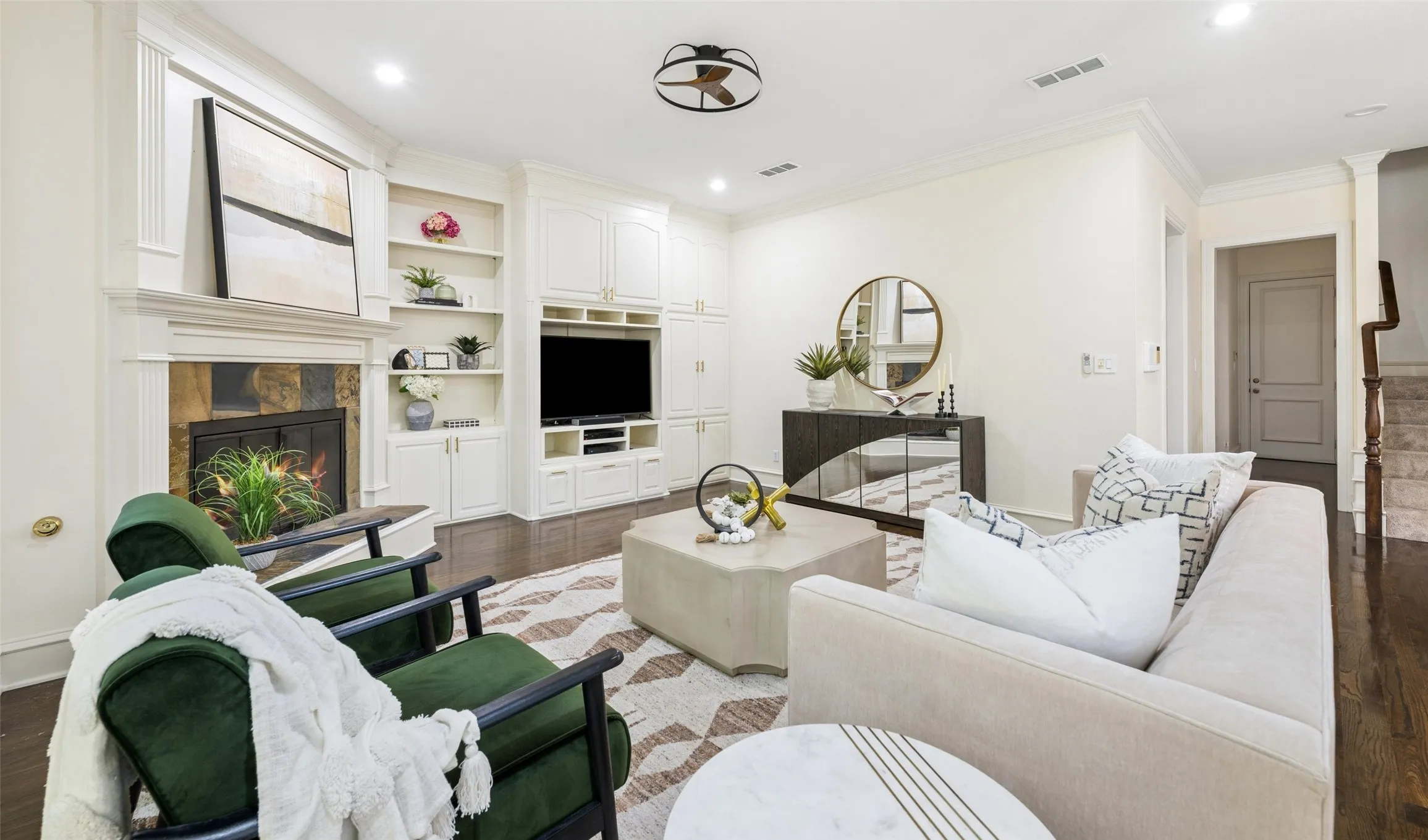 Single Family Residence For Sale in Tarrant County , 920 Independence Parkway, Southlake, Texas 76092, 5 Bedroom, 5 Bathroom, 3 Garage spaces, 4,669 Sqft, built in 1996, mls#21276813, Real Estate Agent in Southlake, Homes For Sale in Tarrant county, Homes For Sale in Southlake, Realtor in Southlake Texas, Real Estate Brokerage Independent Realty Texas, Luminita Cordes Realtor