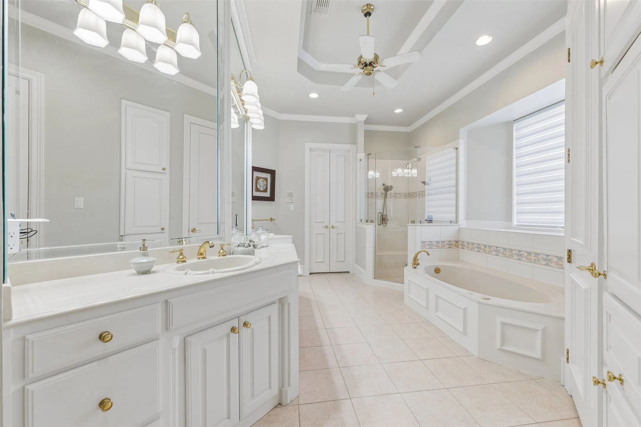 Single Family Residence For Sale in Tarrant County , 920 Independence Parkway, Southlake, Texas 76092, 5 Bedroom, 5 Bathroom, 3 Garage spaces, 4,669 Sqft, built in 1996, mls#21276813, Real Estate Agent in Southlake, Homes For Sale in Tarrant county, Homes For Sale in Southlake, Realtor in Southlake Texas, Real Estate Brokerage Independent Realty Texas, Luminita Cordes Realtor