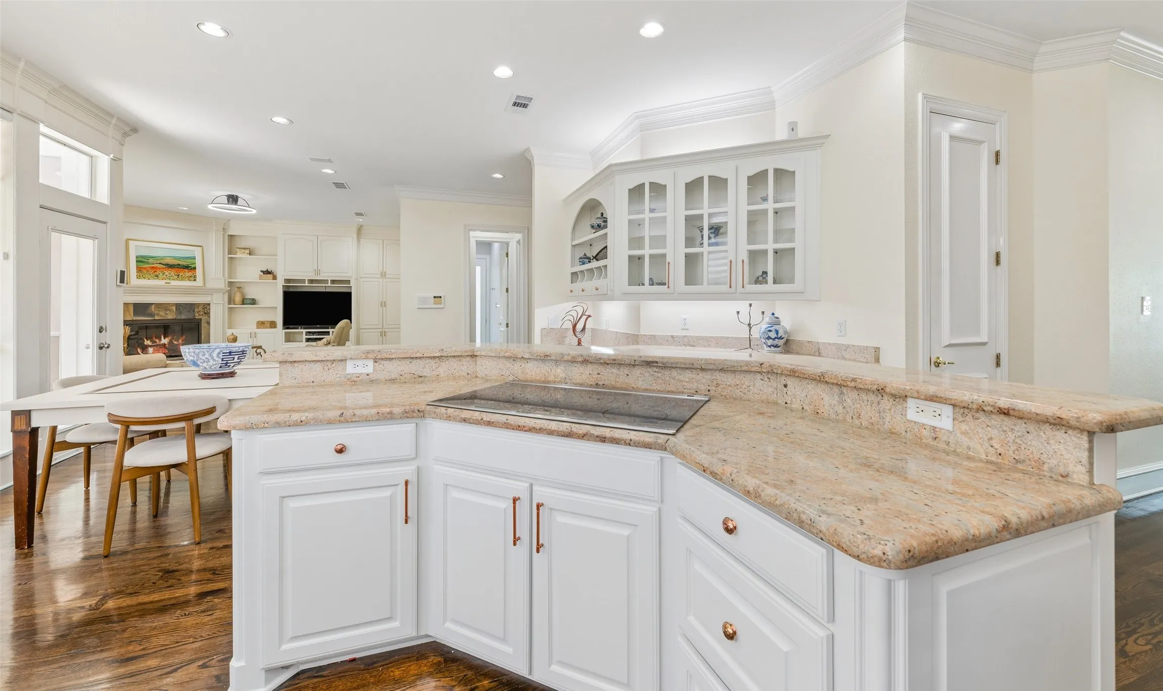 Single Family Residence For Sale in Tarrant County , 920 Independence Parkway, Southlake, Texas 76092, 5 Bedroom, 5 Bathroom, 3 Garage spaces, 4,669 Sqft, built in 1996, mls#21276813, Real Estate Agent in Southlake, Homes For Sale in Tarrant county, Homes For Sale in Southlake, Realtor in Southlake Texas, Real Estate Brokerage Independent Realty Texas, Luminita Cordes Realtor