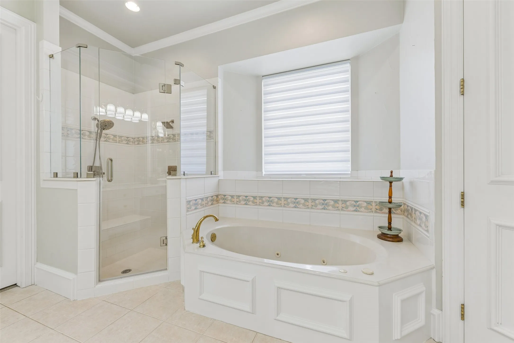 Single Family Residence For Sale in Tarrant County , 920 Independence Parkway, Southlake, Texas 76092, 5 Bedroom, 5 Bathroom, 3 Garage spaces, 4,669 Sqft, built in 1996, mls#21276813, Real Estate Agent in Southlake, Homes For Sale in Tarrant county, Homes For Sale in Southlake, Realtor in Southlake Texas, Real Estate Brokerage Independent Realty Texas, Luminita Cordes Realtor