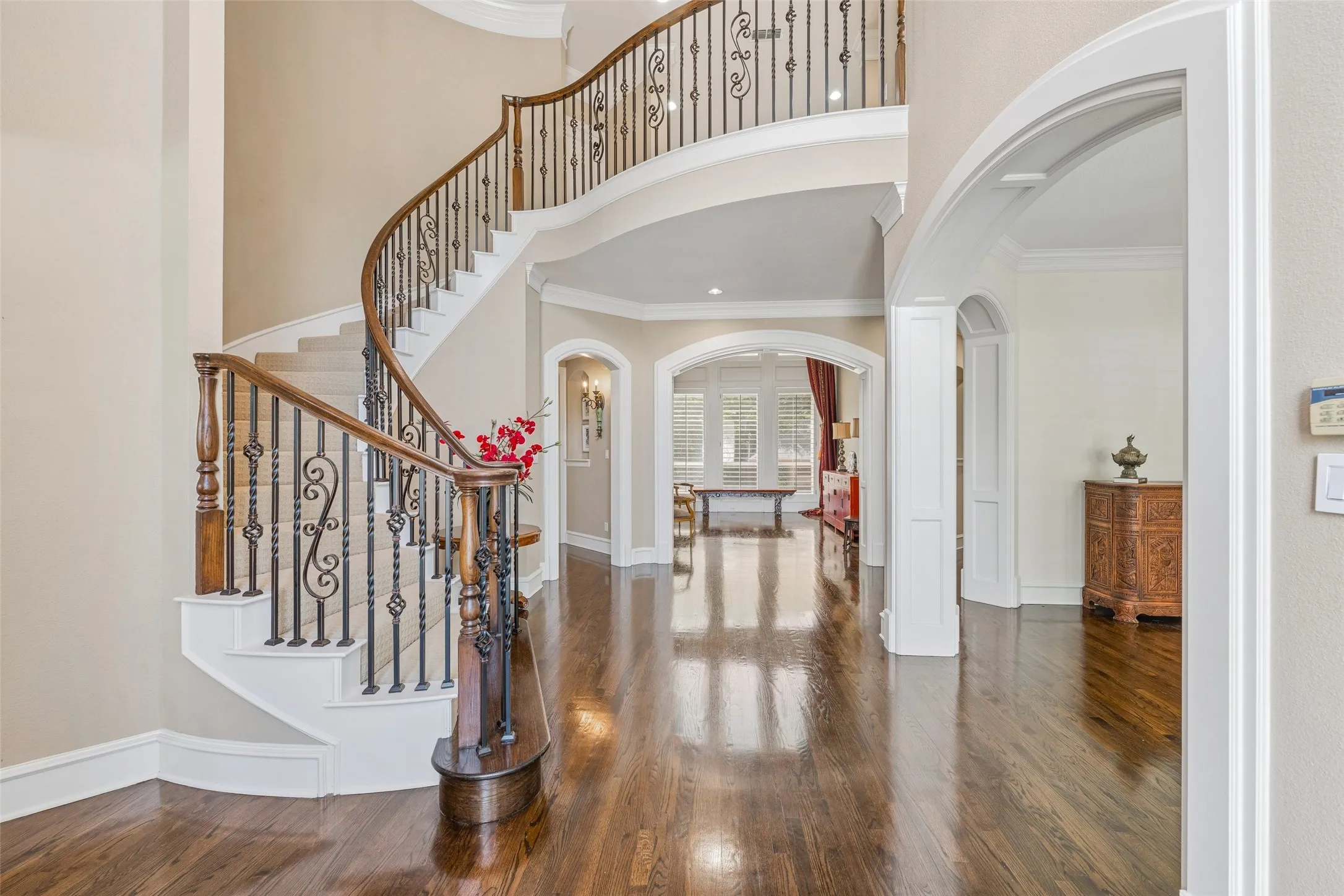 Single Family Residence For Sale in Tarrant County , 920 Independence Parkway, Southlake, Texas 76092, 5 Bedroom, 5 Bathroom, 3 Garage spaces, 4,669 Sqft, built in 1996, mls#21276813, Real Estate Agent in Southlake, Homes For Sale in Tarrant county, Homes For Sale in Southlake, Realtor in Southlake Texas, Real Estate Brokerage Independent Realty Texas, Luminita Cordes Realtor