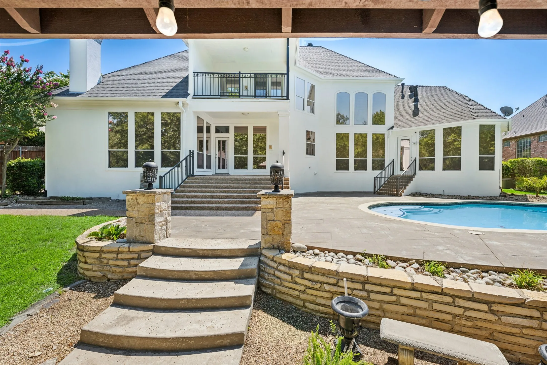 Single Family Residence For Sale in Tarrant County , 920 Independence Parkway, Southlake, Texas 76092, 5 Bedroom, 5 Bathroom, 3 Garage spaces, 4,669 Sqft, built in 1996, mls#21276813, Real Estate Agent in Southlake, Homes For Sale in Tarrant county, Homes For Sale in Southlake, Realtor in Southlake Texas, Real Estate Brokerage Independent Realty Texas, Luminita Cordes Realtor