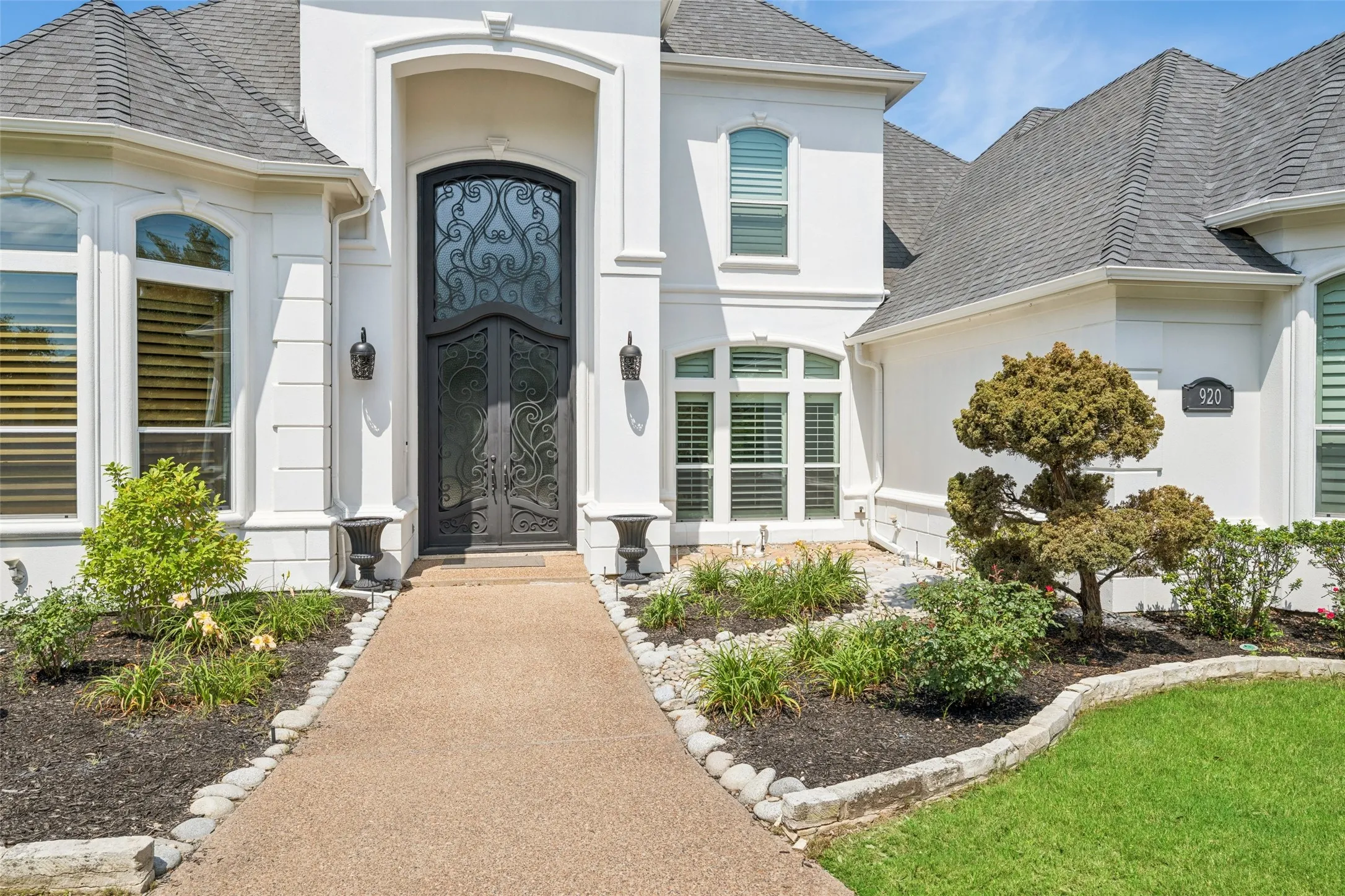 Single Family Residence For Sale in Tarrant County , 920 Independence Parkway, Southlake, Texas 76092, 5 Bedroom, 5 Bathroom, 3 Garage spaces, 4,669 Sqft, built in 1996, mls#21276813, Real Estate Agent in Southlake, Homes For Sale in Tarrant county, Homes For Sale in Southlake, Realtor in Southlake Texas, Real Estate Brokerage Independent Realty Texas, Luminita Cordes Realtor