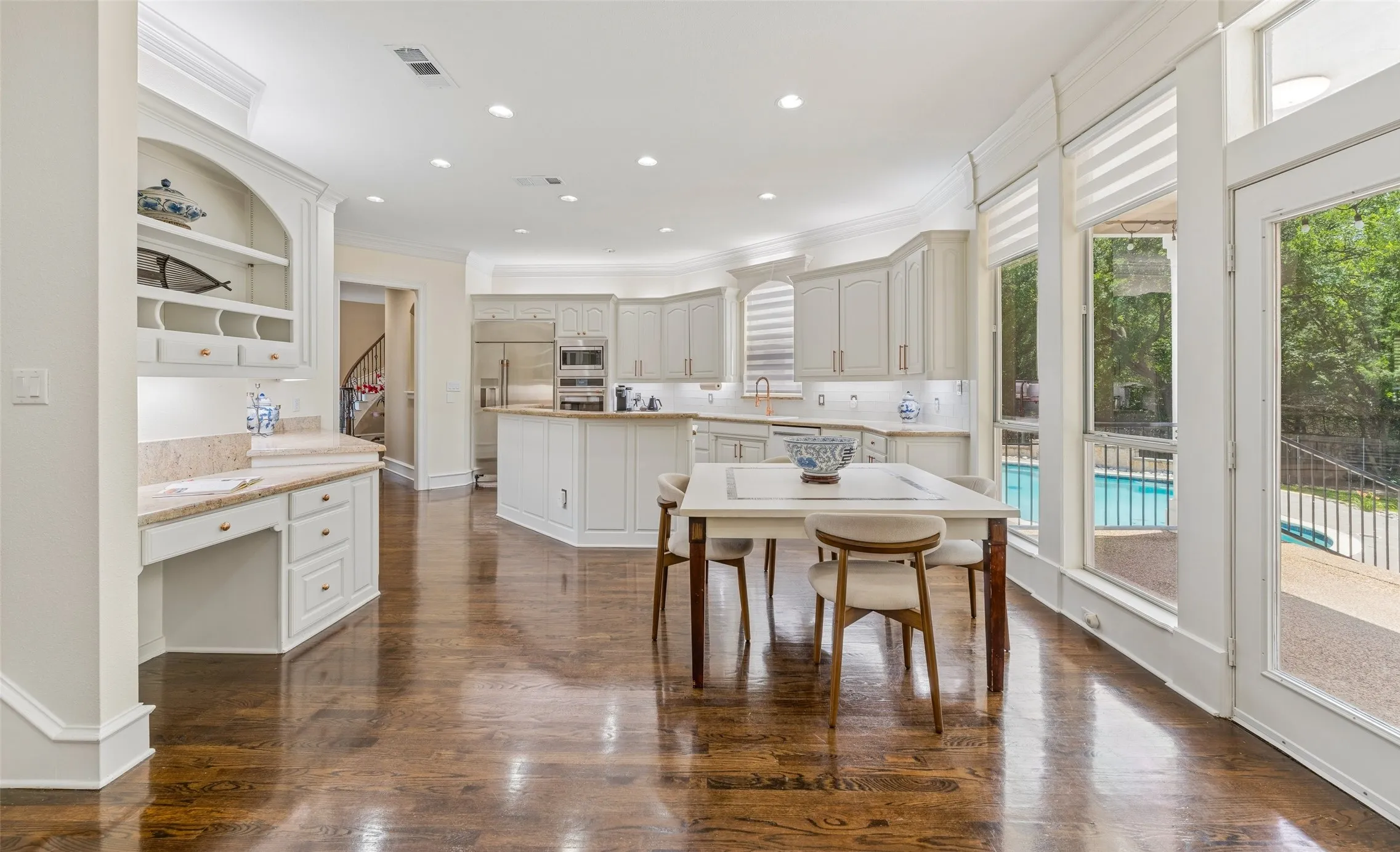 Single Family Residence For Sale in Tarrant County , 920 Independence Parkway, Southlake, Texas 76092, 5 Bedroom, 5 Bathroom, 3 Garage spaces, 4,669 Sqft, built in 1996, mls#21276813, Real Estate Agent in Southlake, Homes For Sale in Tarrant county, Homes For Sale in Southlake, Realtor in Southlake Texas, Real Estate Brokerage Independent Realty Texas, Luminita Cordes Realtor