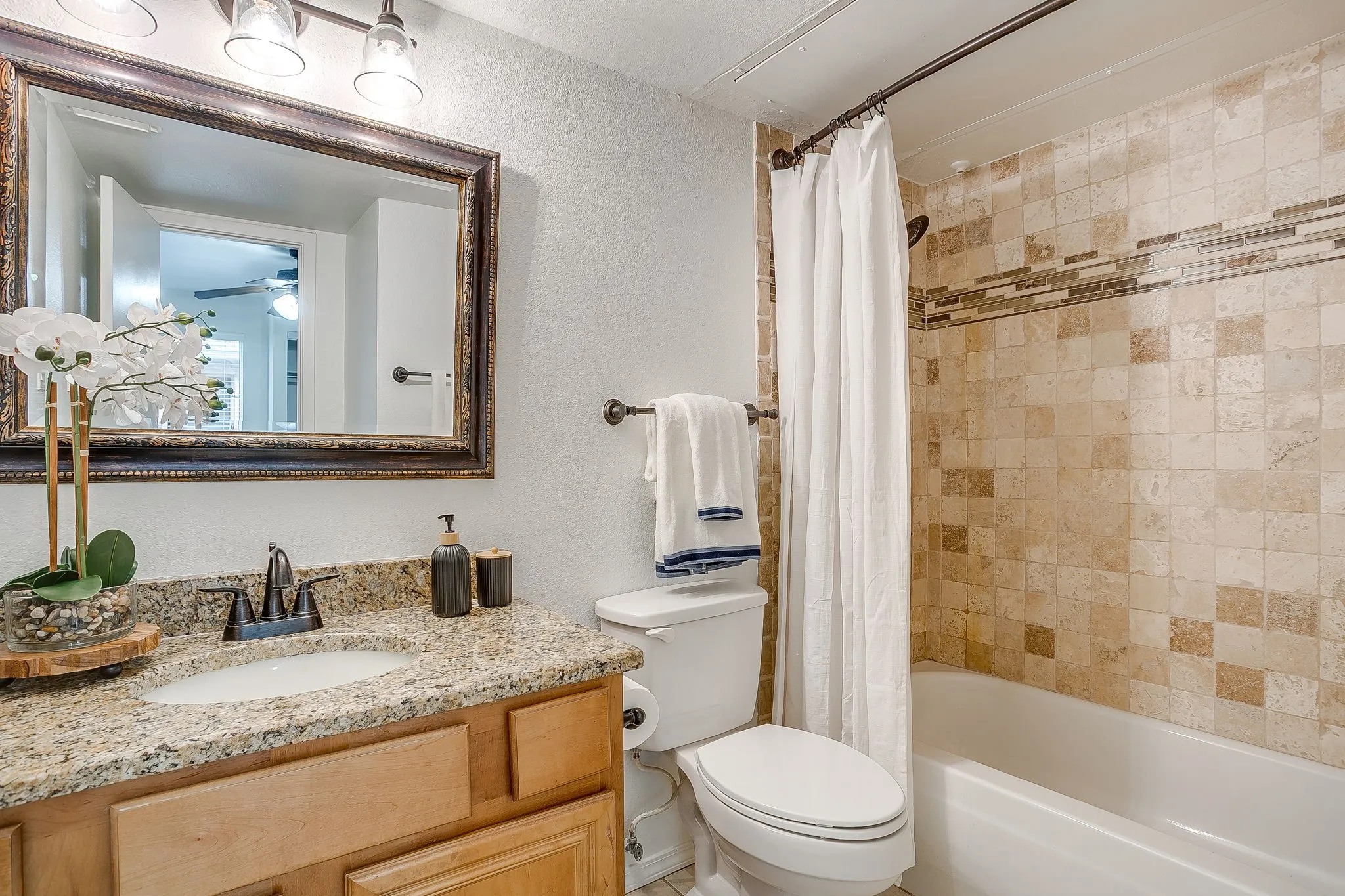 Ensuite Primary bathroom