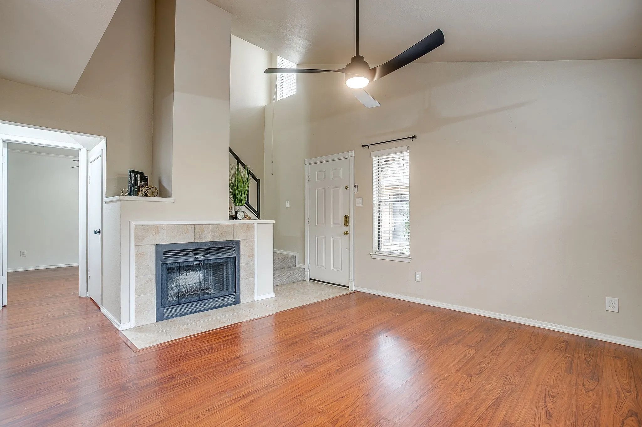 Townhouse For Sale in Tarrant County , 5714 Cedar Creek Drive, Benbrook, Texas 76109, 3 Bedrooms, 2 Bathrooms, Garage spaces, 1,155 Sqft, built in 1984, Price $199,900, mls#21291851, Real Estate Agent in Benbrook, Homes For Sale in Tarrant county, Homes For Sale in Benbrook, Realtor in Benbrook Texas, Real Estate Brokerage Independent Realty Texas, Luminita Cordes Realtor