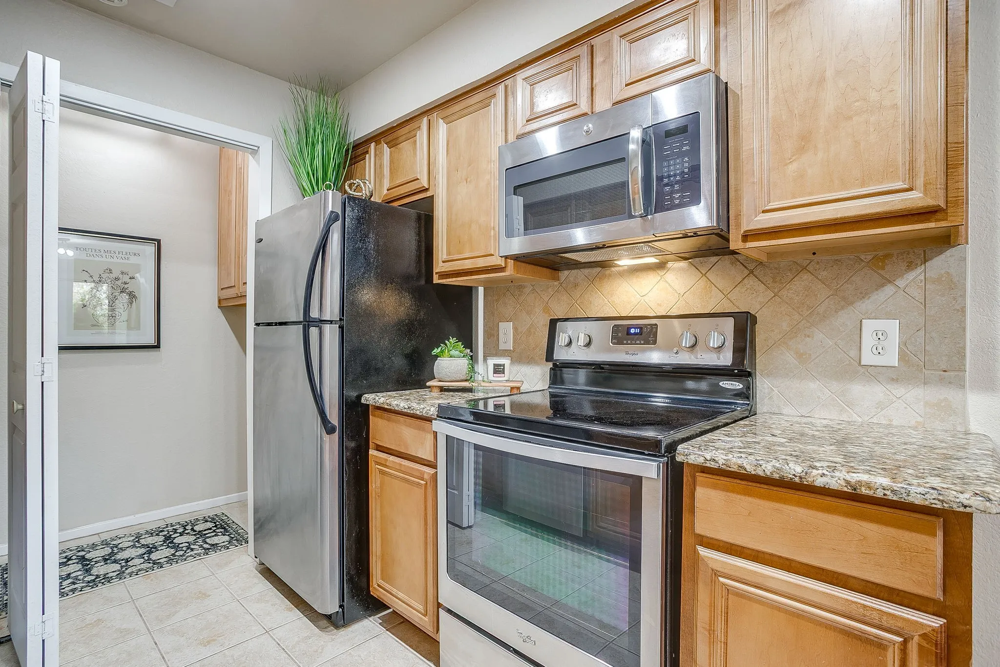 Townhouse For Sale in Tarrant County , 5714 Cedar Creek Drive, Benbrook, Texas 76109, 3 Bedrooms, 2 Bathrooms, Garage spaces, 1,155 Sqft, built in 1984, Price $199,900, mls#21291851, Real Estate Agent in Benbrook, Homes For Sale in Tarrant county, Homes For Sale in Benbrook, Realtor in Benbrook Texas, Real Estate Brokerage Independent Realty Texas, Luminita Cordes Realtor