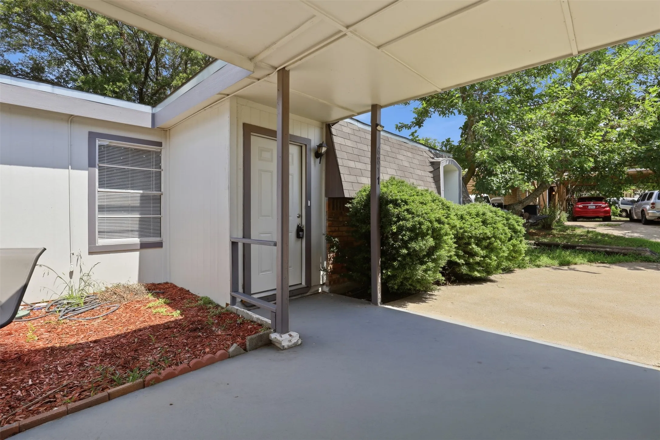 Duplex For Rent in Tarrant County , 6811 Trail Lake Drive, Fort Worth, Texas 76133, 2 Bedroom, 2 Bathroom, Garage spaces, 2,310 Sqft, built in 1970, mls#21291857, Real Estate Agent in Fort Worth, Homes For Rent in Tarrant county, Homes For Rent in Fort Worth, Realtor in Fort Worth Texas, Real Estate Brokerage Independent Realty Texas, Luminita Cordes Realtor