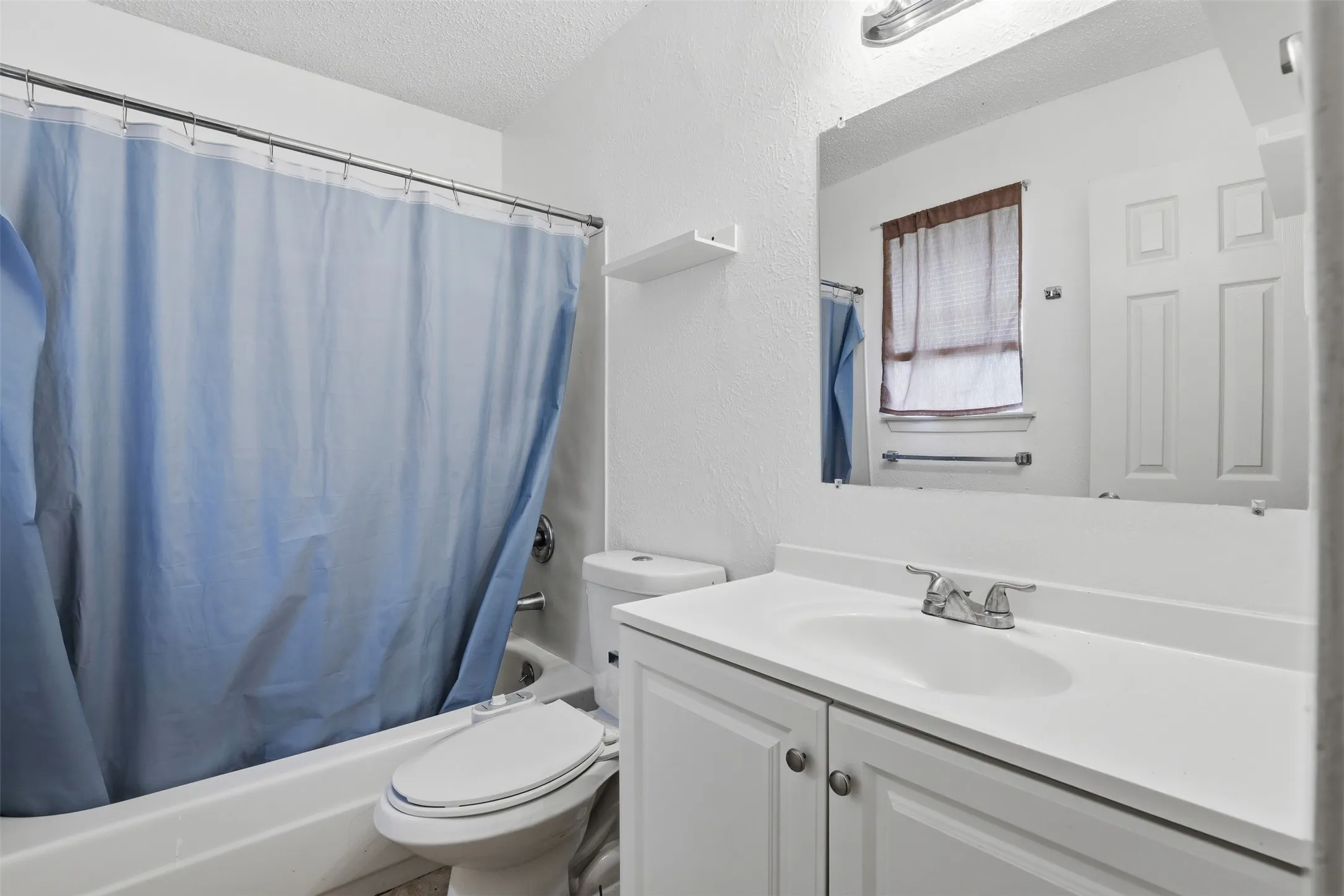 Duplex For Rent in Tarrant County , 6811 Trail Lake Drive, Fort Worth, Texas 76133, 2 Bedroom, 2 Bathroom, Garage spaces, 2,310 Sqft, built in 1970, mls#21291857, Real Estate Agent in Fort Worth, Homes For Rent in Tarrant county, Homes For Rent in Fort Worth, Realtor in Fort Worth Texas, Real Estate Brokerage Independent Realty Texas, Luminita Cordes Realtor