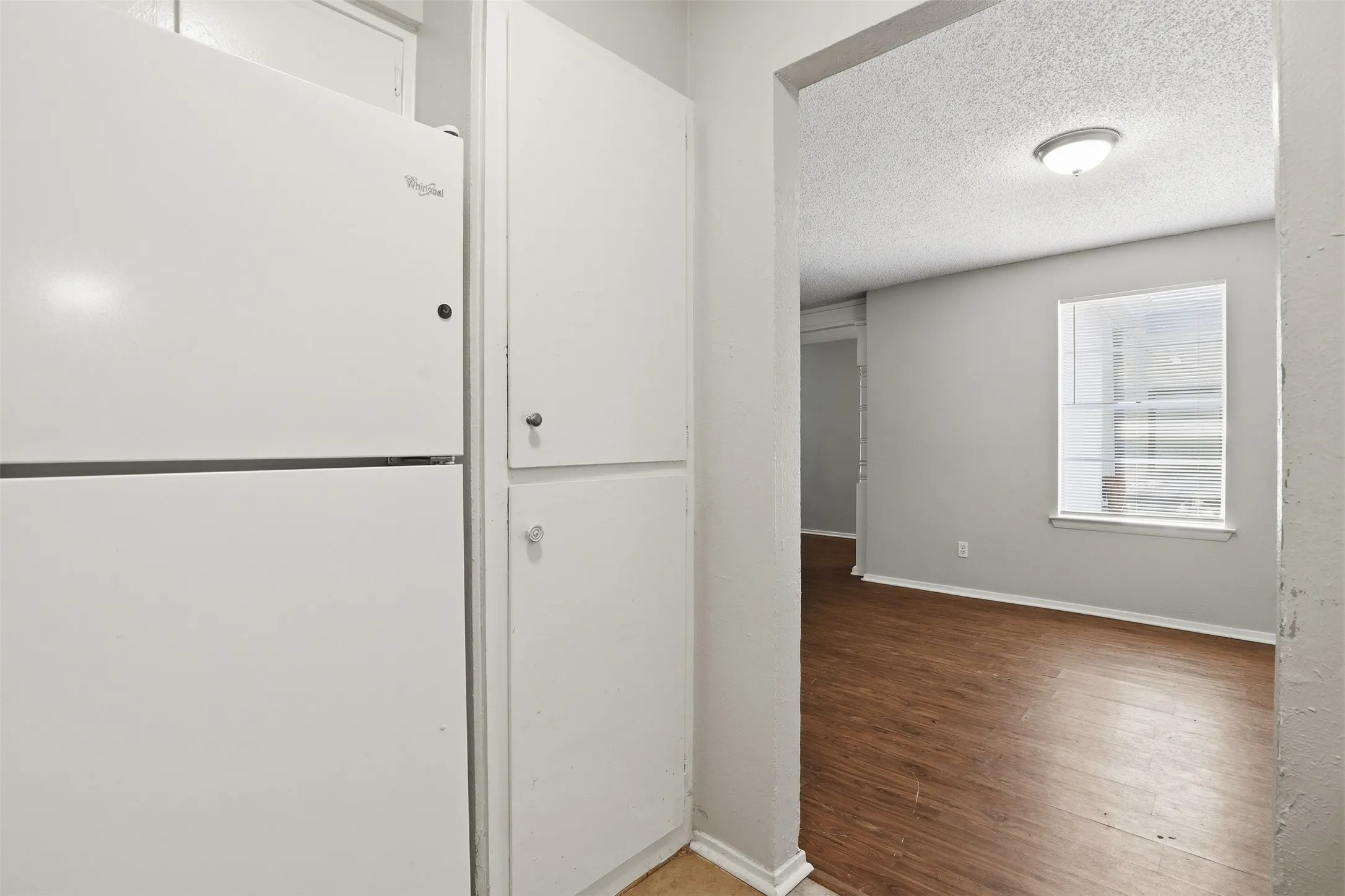 Duplex For Rent in Tarrant County , 6811 Trail Lake Drive, Fort Worth, Texas 76133, 2 Bedroom, 2 Bathroom, Garage spaces, 2,310 Sqft, built in 1970, mls#21291857, Real Estate Agent in Fort Worth, Homes For Rent in Tarrant county, Homes For Rent in Fort Worth, Realtor in Fort Worth Texas, Real Estate Brokerage Independent Realty Texas, Luminita Cordes Realtor