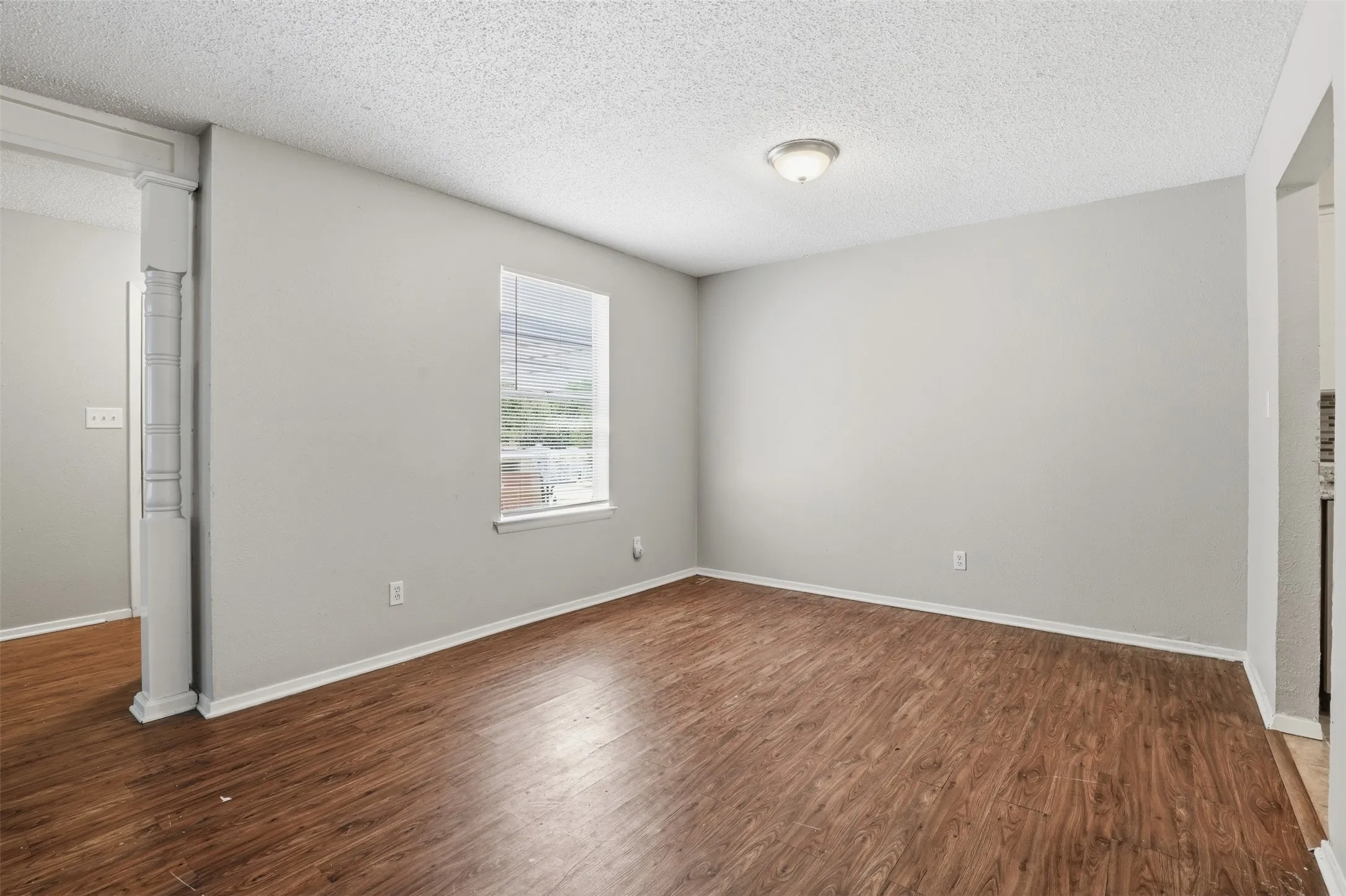 Duplex For Rent in Tarrant County , 6811 Trail Lake Drive, Fort Worth, Texas 76133, 2 Bedroom, 2 Bathroom, Garage spaces, 2,310 Sqft, built in 1970, mls#21291857, Real Estate Agent in Fort Worth, Homes For Rent in Tarrant county, Homes For Rent in Fort Worth, Realtor in Fort Worth Texas, Real Estate Brokerage Independent Realty Texas, Luminita Cordes Realtor