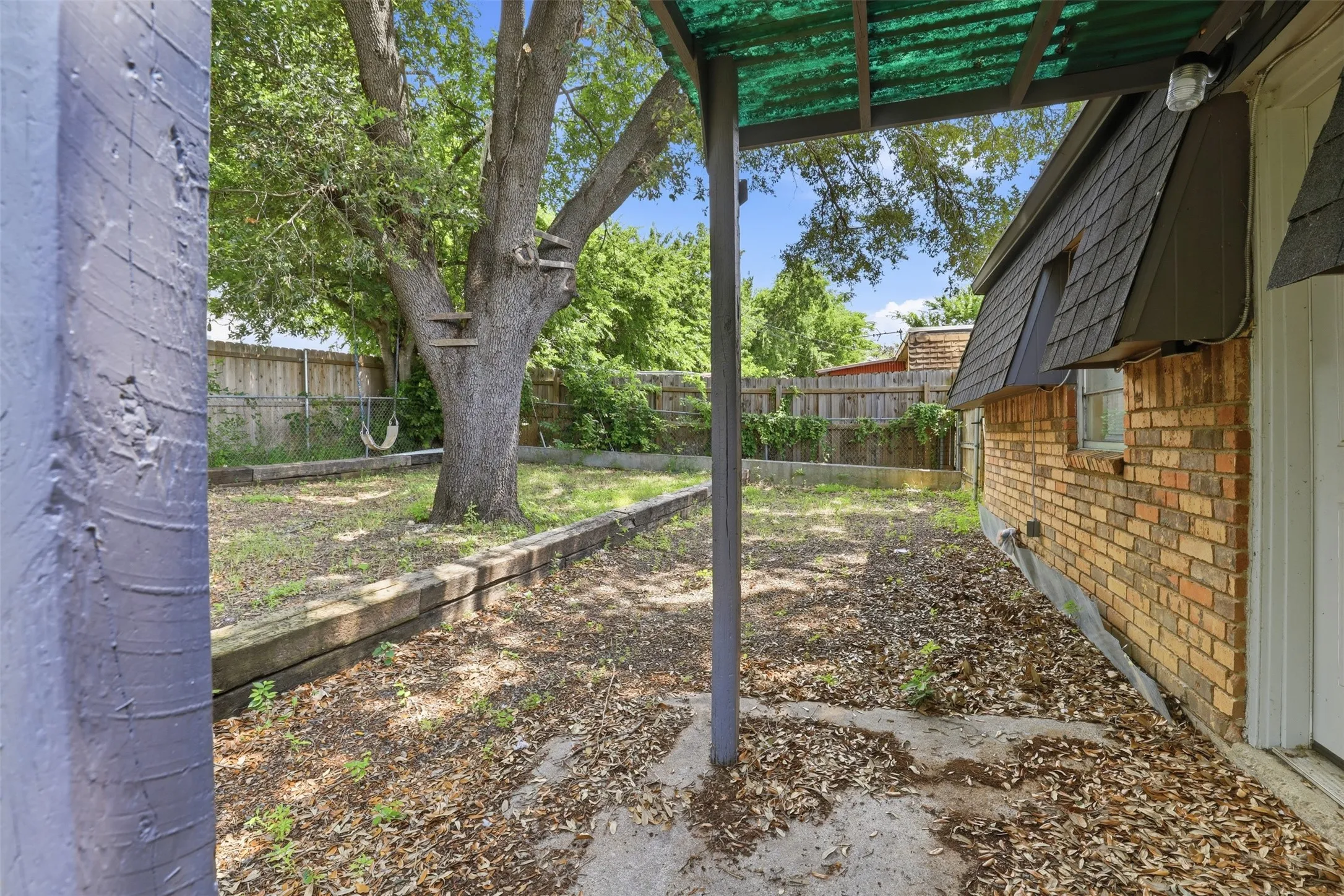 Duplex For Rent in Tarrant County , 6811 Trail Lake Drive, Fort Worth, Texas 76133, 2 Bedroom, 2 Bathroom, Garage spaces, 2,310 Sqft, built in 1970, mls#21291857, Real Estate Agent in Fort Worth, Homes For Rent in Tarrant county, Homes For Rent in Fort Worth, Realtor in Fort Worth Texas, Real Estate Brokerage Independent Realty Texas, Luminita Cordes Realtor